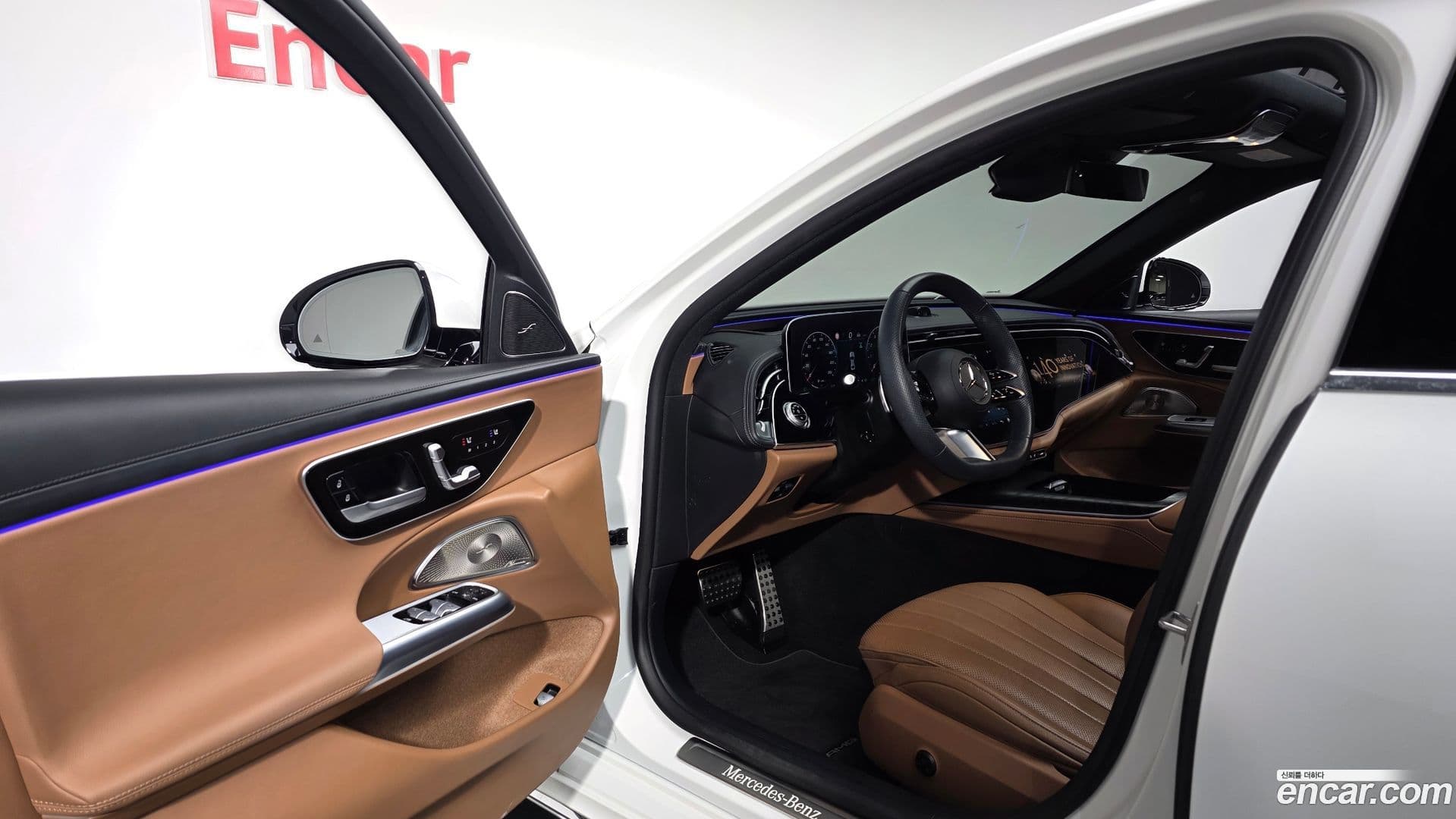 Main__Slider__Photo:E-Class Mercedes-Benz 2024.2-11