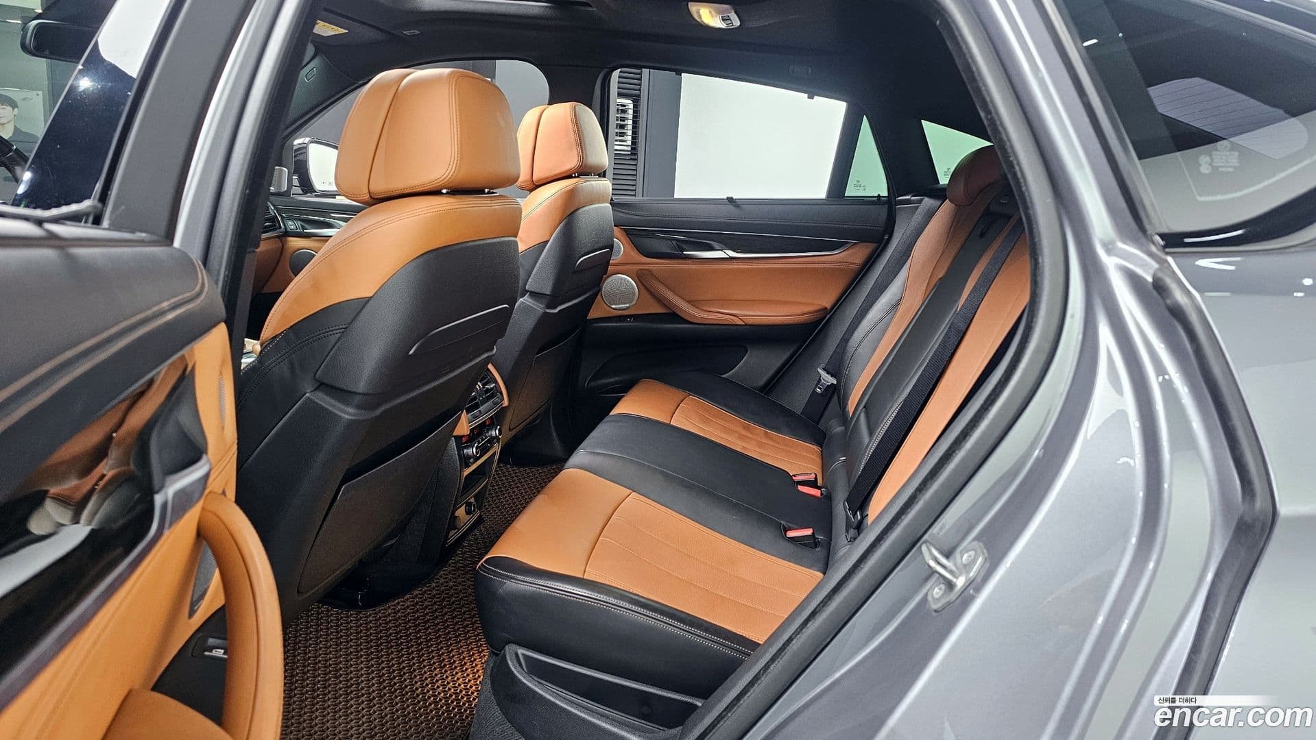 Main__Slider__Photo:X6 BMW 2015.8-12