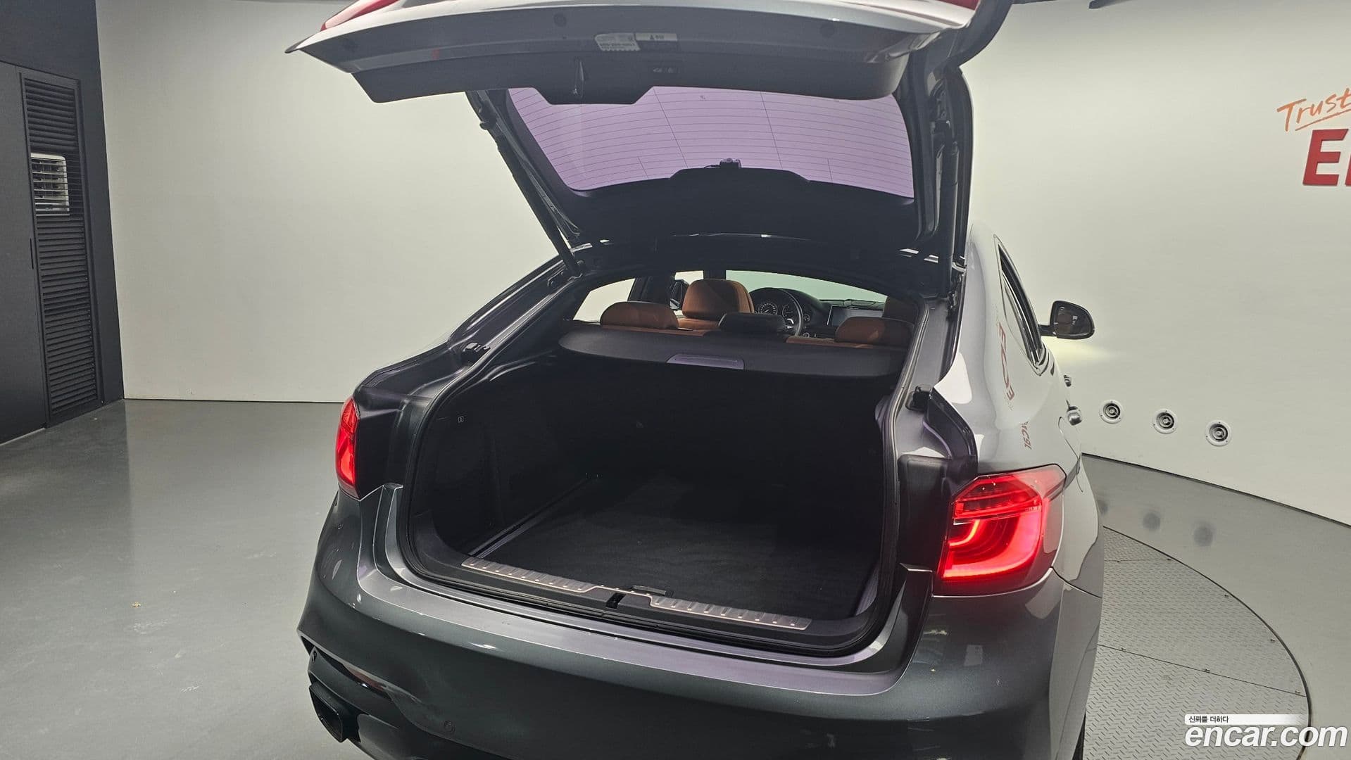 Main__Slider__Photo:X6 BMW 2015.8-19