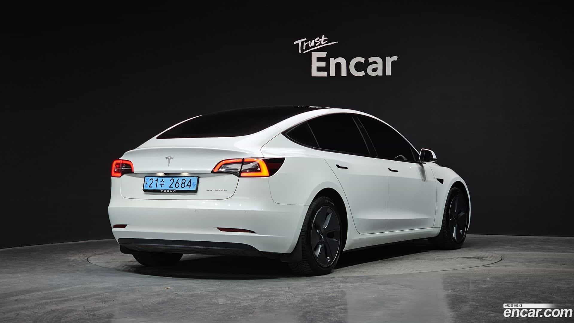 Model 3 Tesla 2022.5-OUTER-002