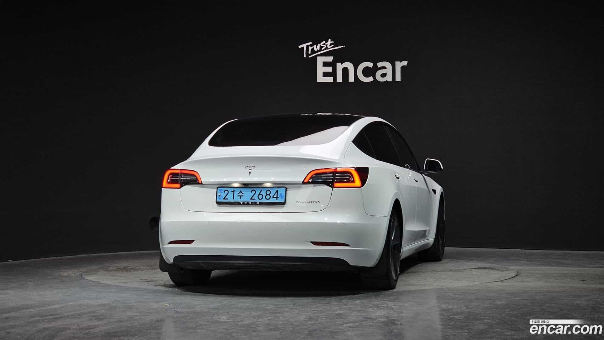 Model 3 Tesla 2022.5-OUTER-004