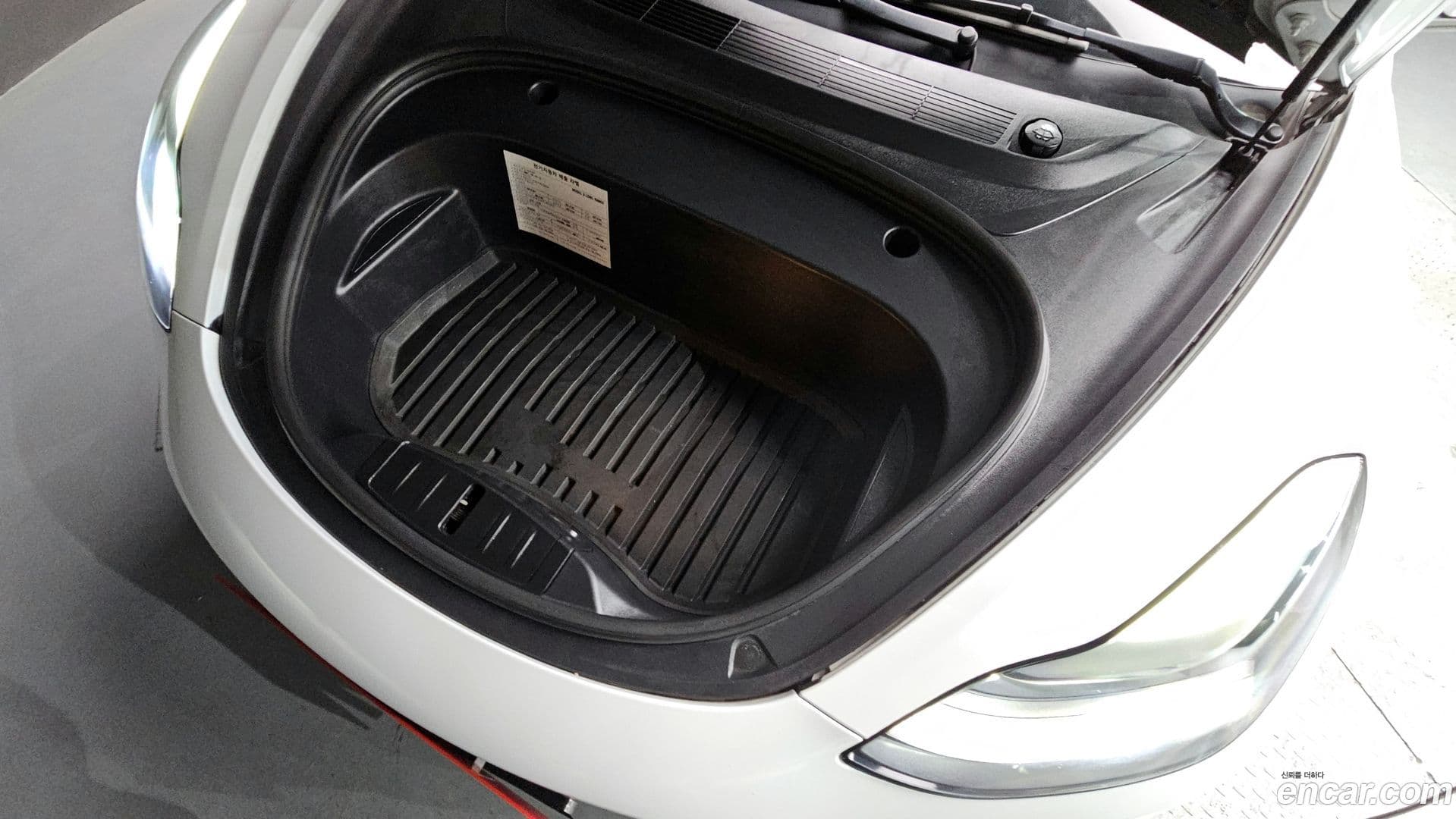 Main__Slider__Photo:Model 3 Tesla 2022.5-5