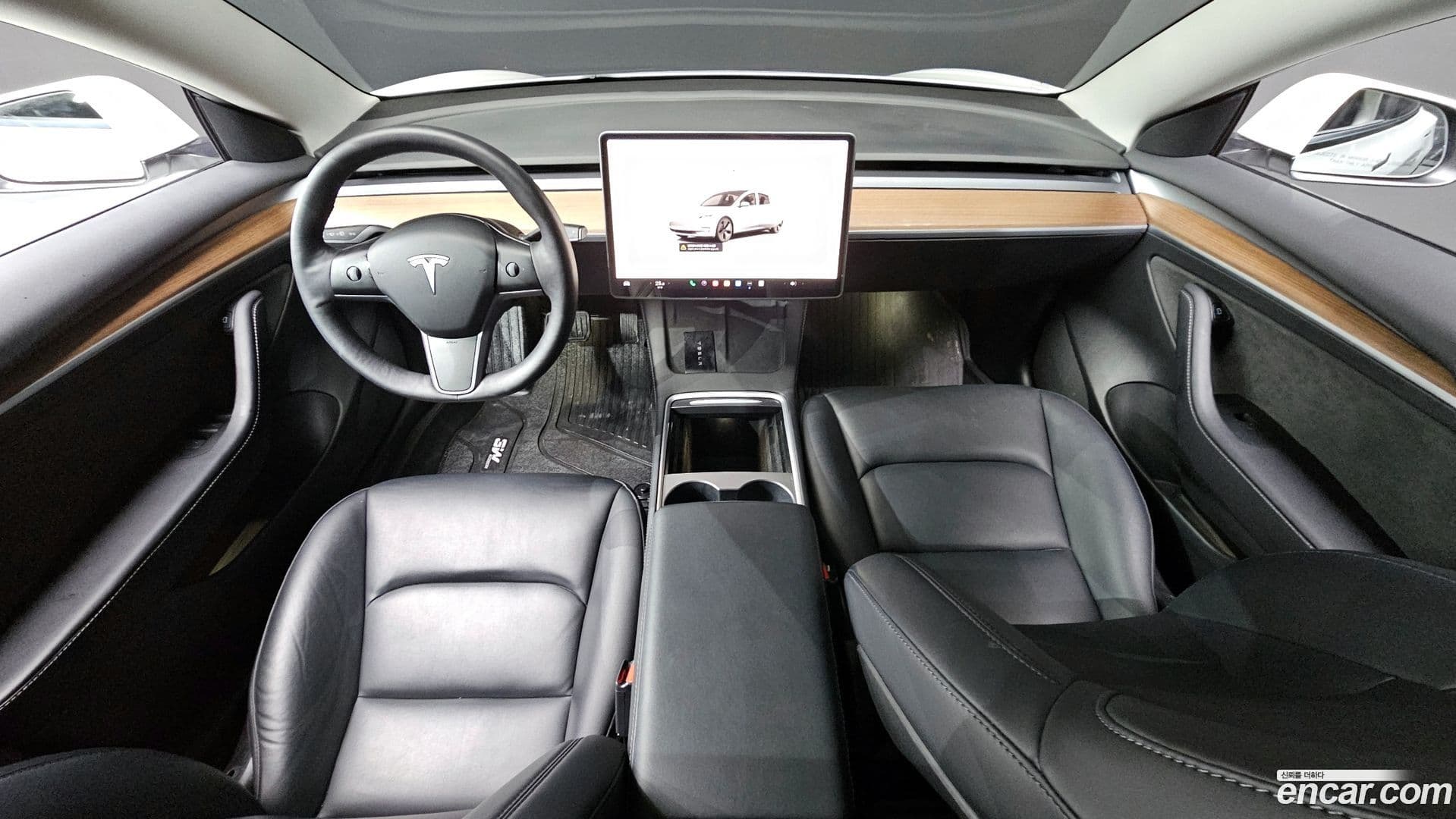 Main__Slider__Photo:Model 3 Tesla 2022.5-6