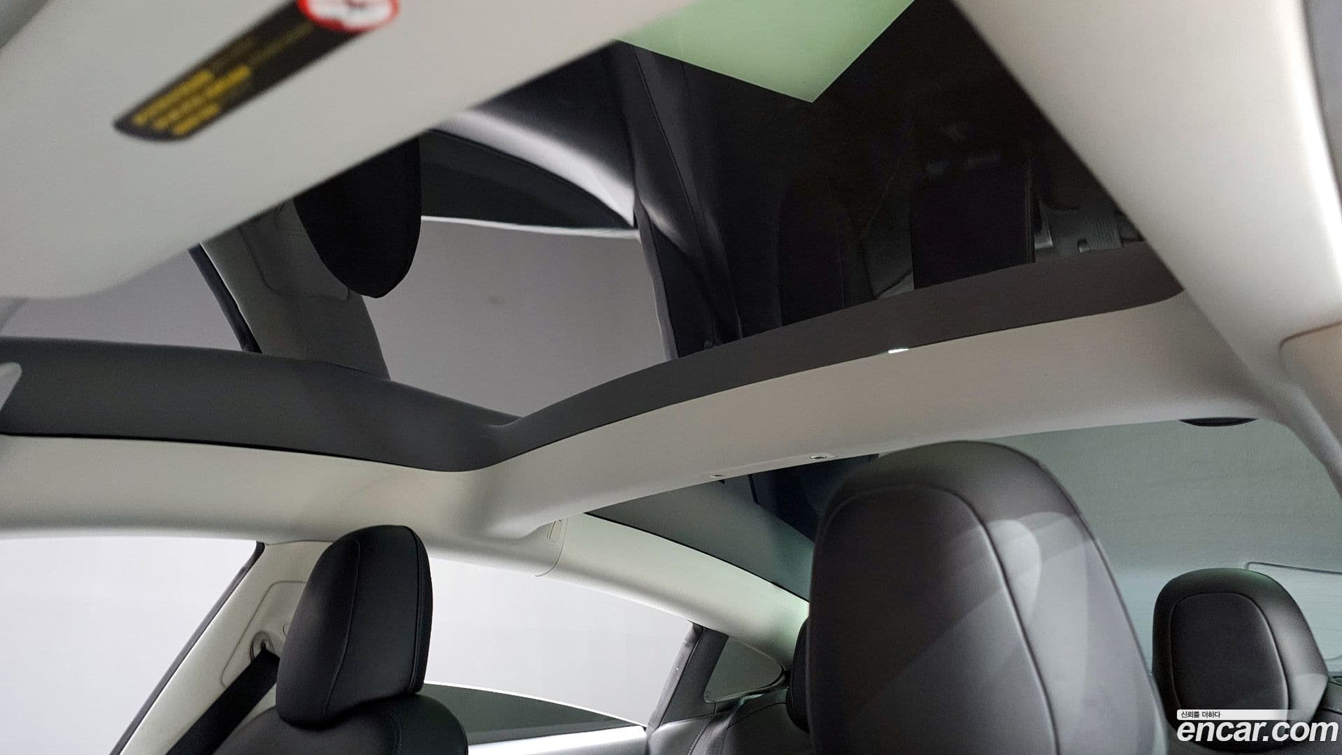 Main__Slider__Photo:Model 3 Tesla 2022.5-17