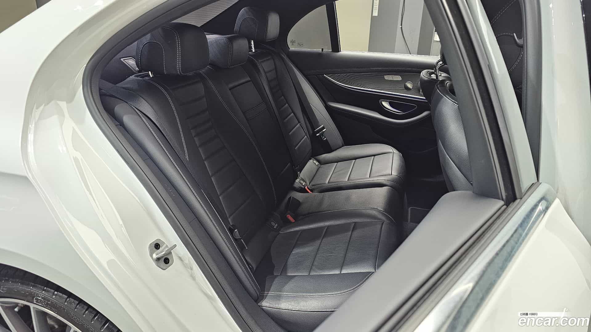 E-Class Mercedes-Benz 2022.2-OPTION-016