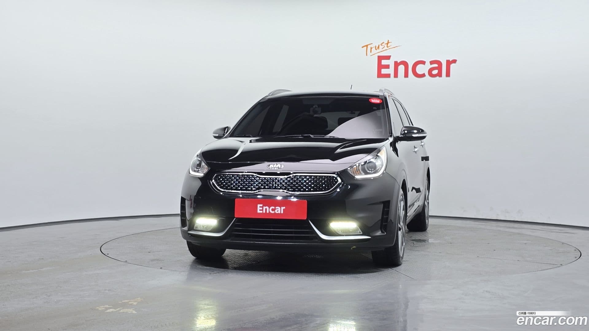 Main__Slider__Photo:Niro Kia 2018.3-2