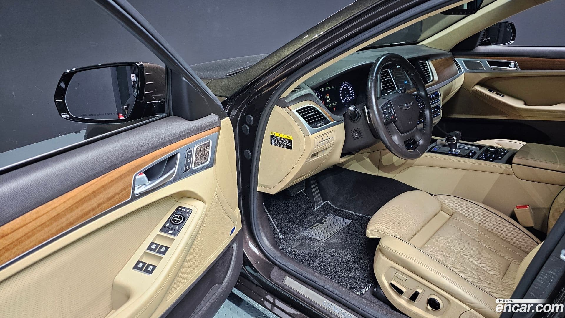 Main__Slider__Photo:G80 Genesis 2016.10-11