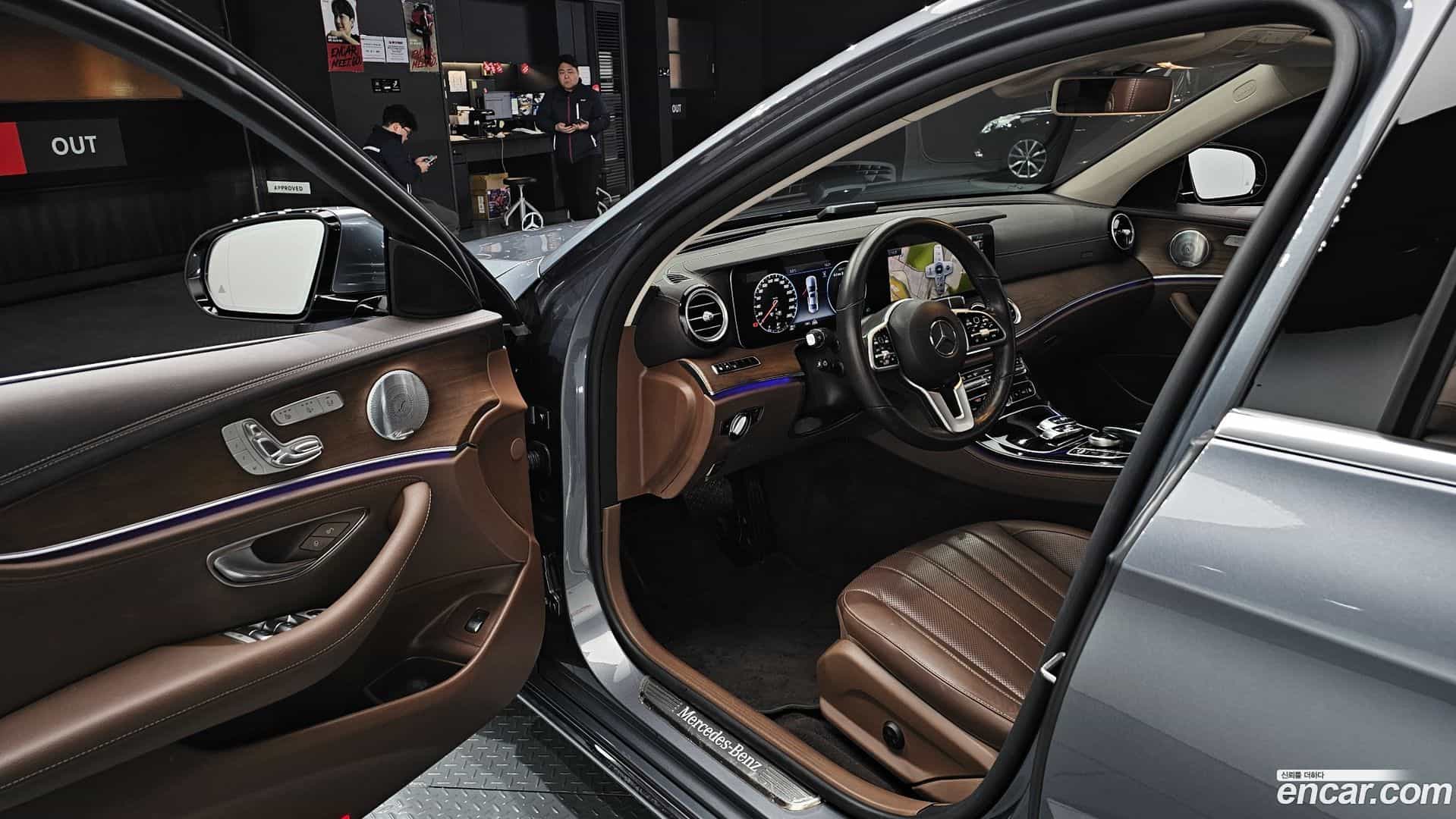 E-Class Mercedes-Benz 2019.11-OPTION-015