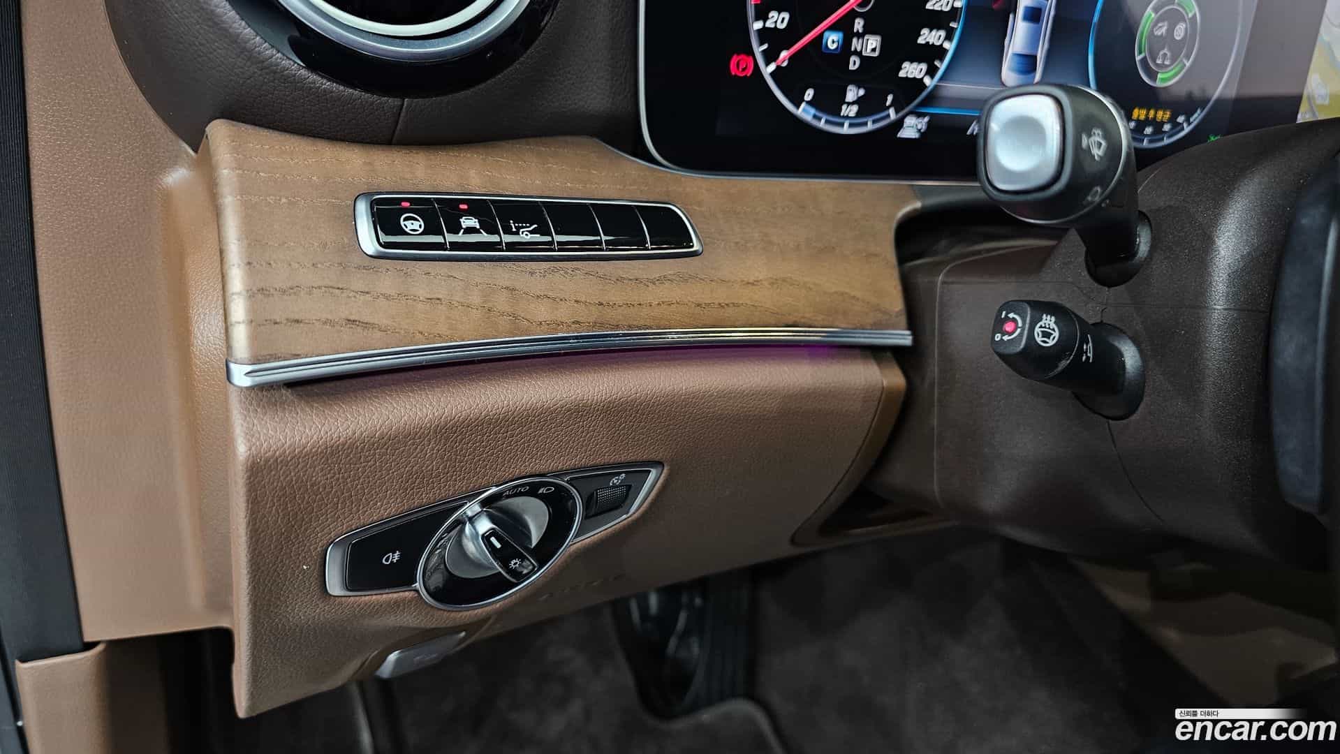 E-Class Mercedes-Benz 2019.11-OPTION-019