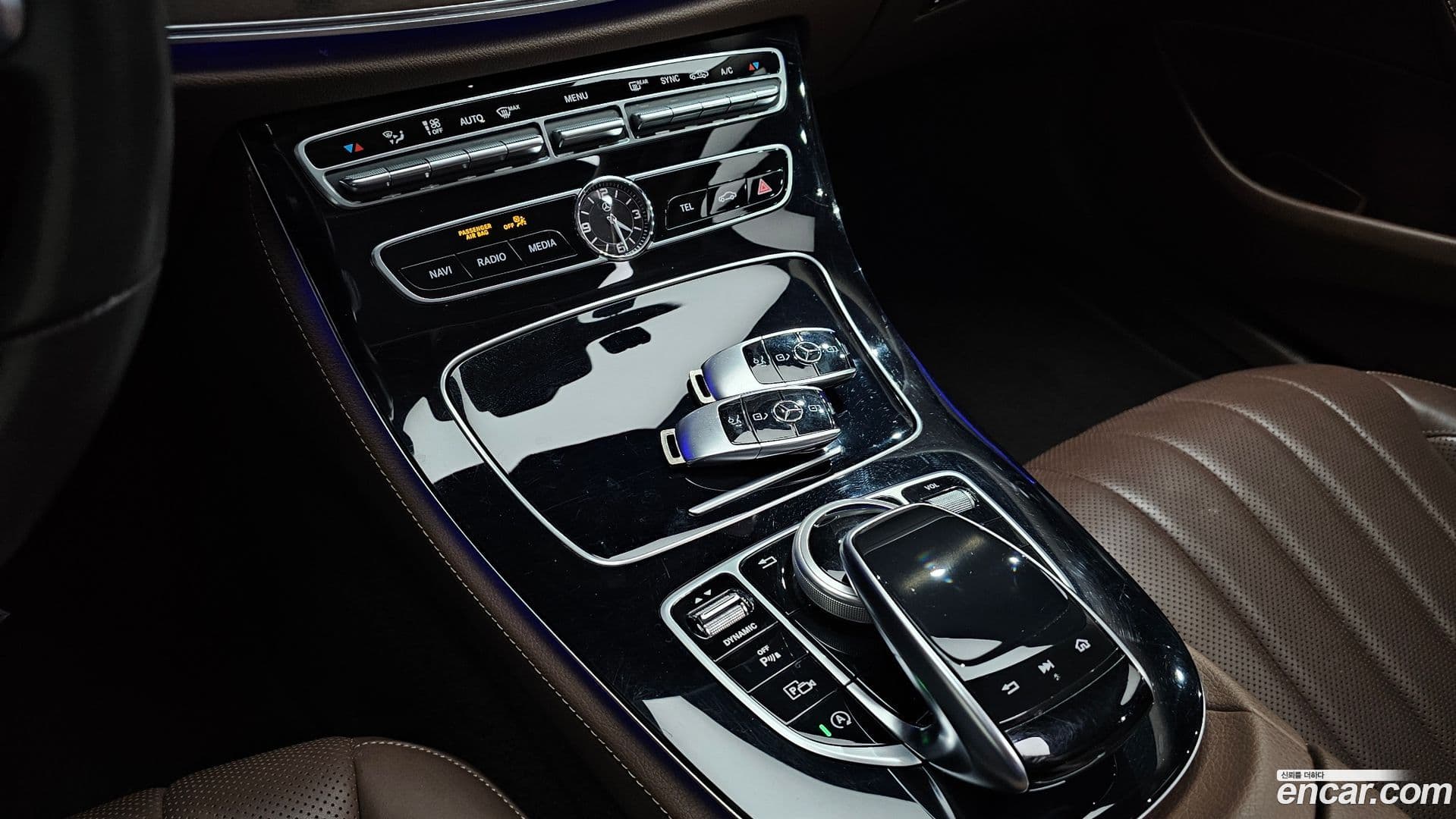 Main__Slider__Photo:E-Class Mercedes-Benz 2019.11-16