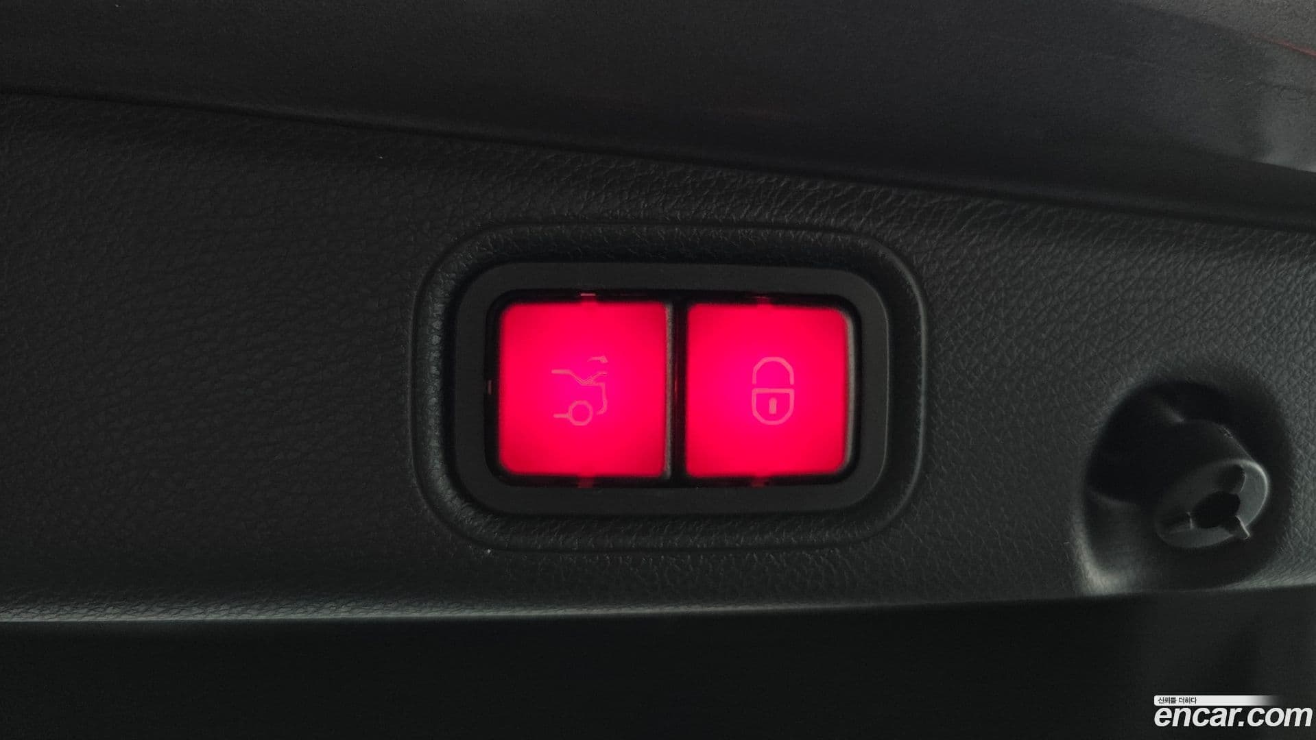 Main__Slider__Photo:E-Class Mercedes-Benz 2019.11-18