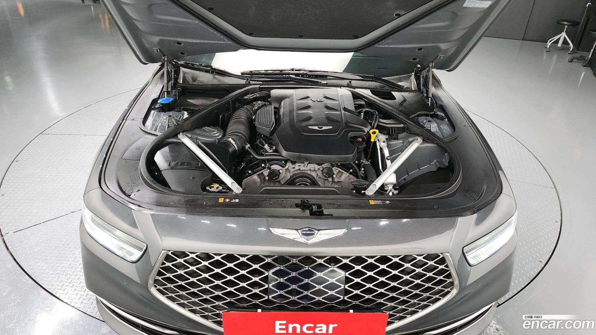 Main__Slider__Photo:G90 Genesis 2019.3-5