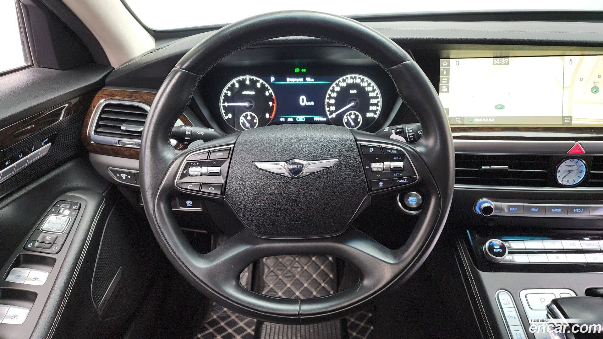 Main__Slider__Photo:G90 Genesis 2019.3-12