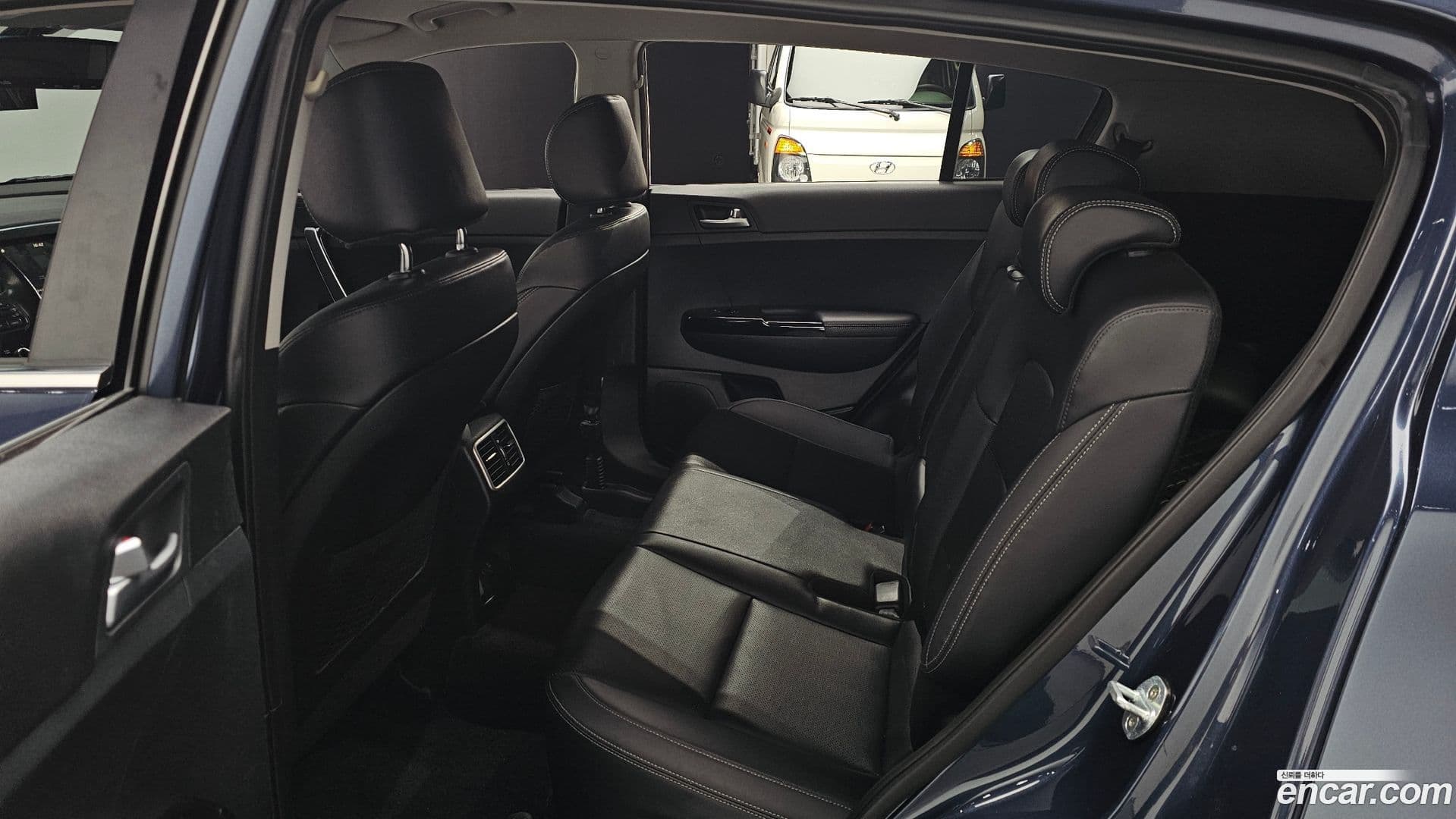 Main__Slider__Photo:Sportage Kia 2017.0-11