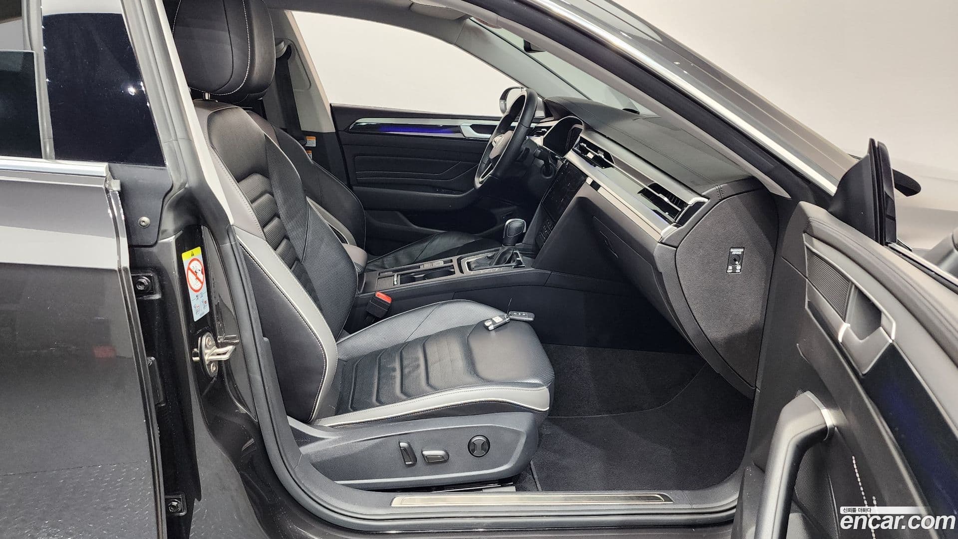 Main__Slider__Photo:Arteon Volkswagen 2022.10-10