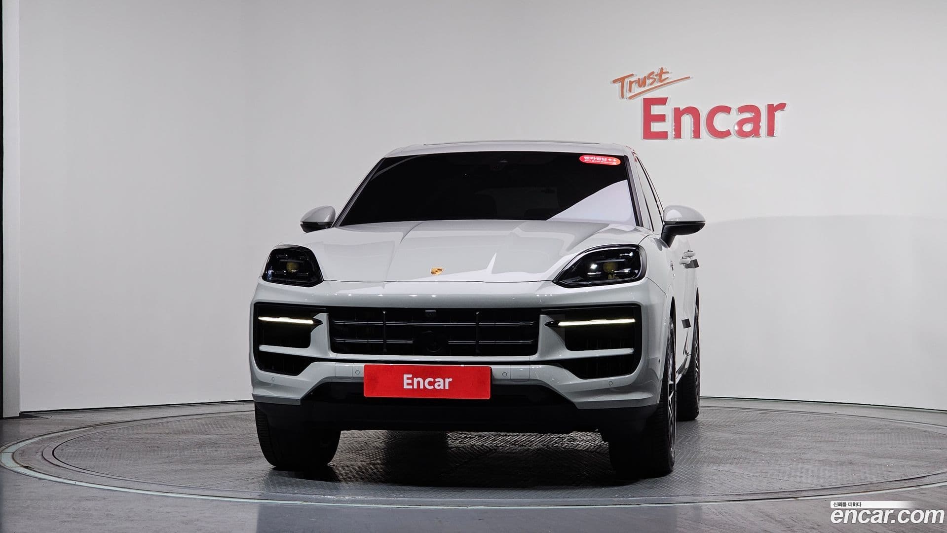 Main__Slider__Photo:Cayenne Porsche 2024.6-2