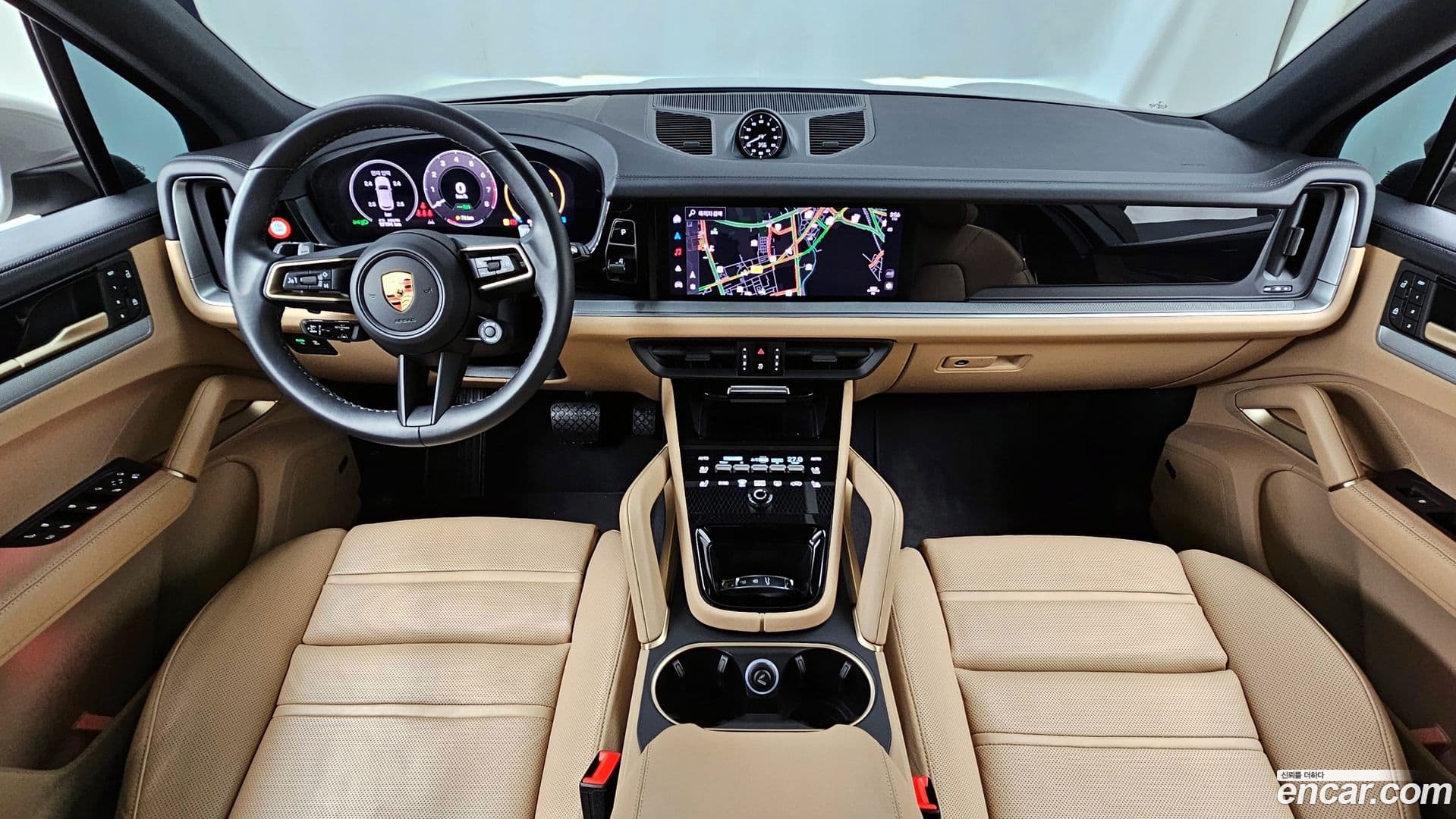 Main__Slider__Photo:Cayenne Porsche 2024.6-6