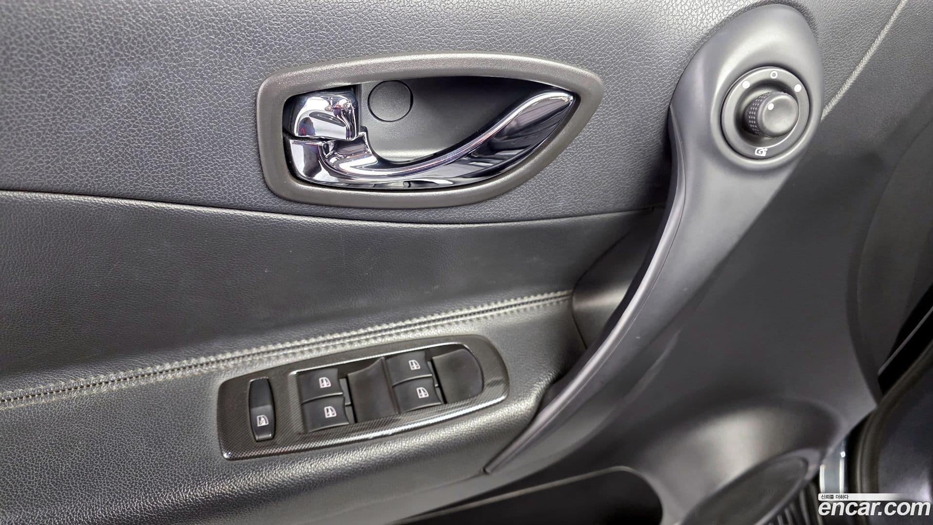 Main__Slider__Photo:QM5 Renault-KoreaSamsung 2013.11-13