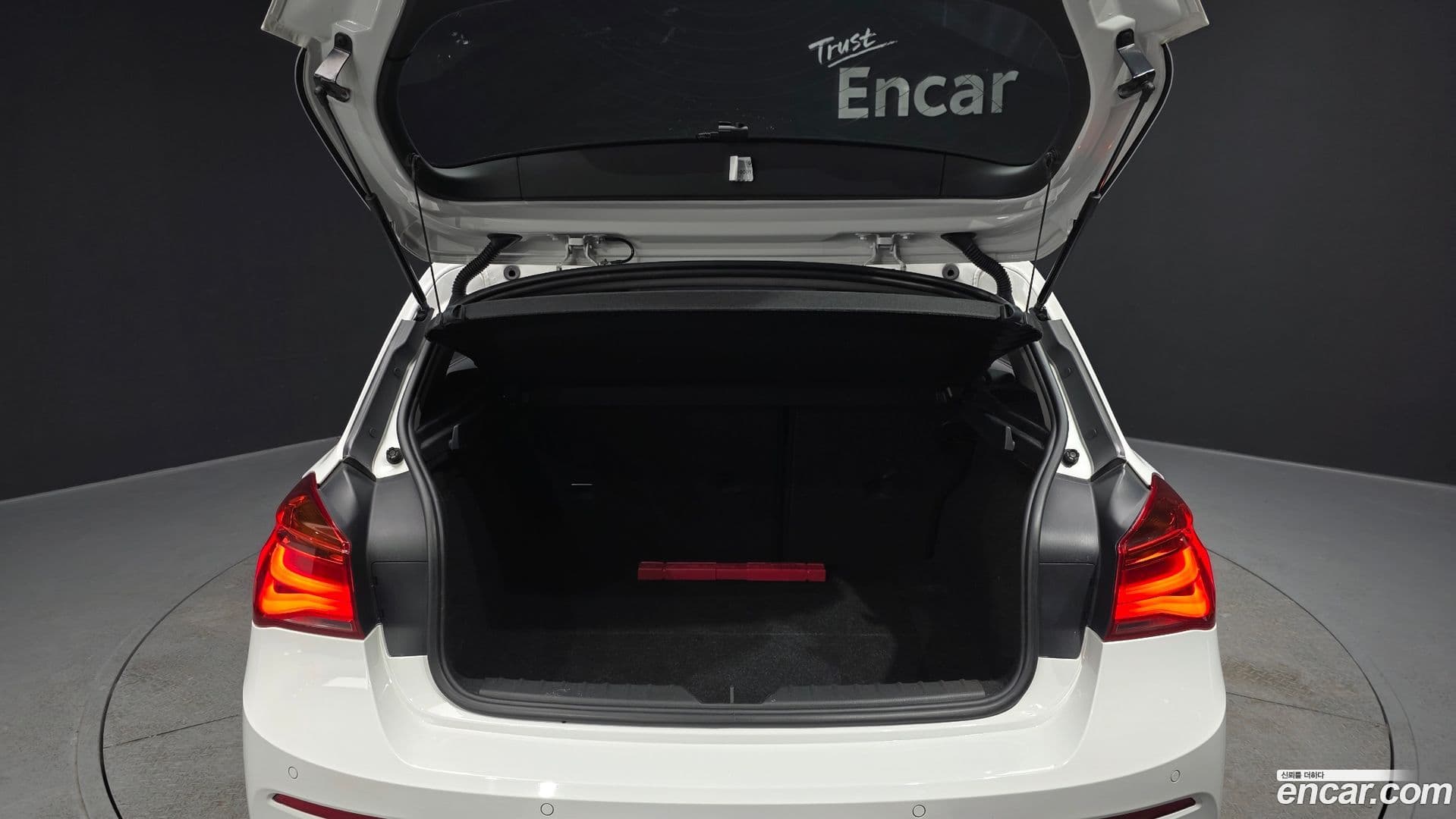 Main__Slider__Photo:1-Series BMW 2016.11-19