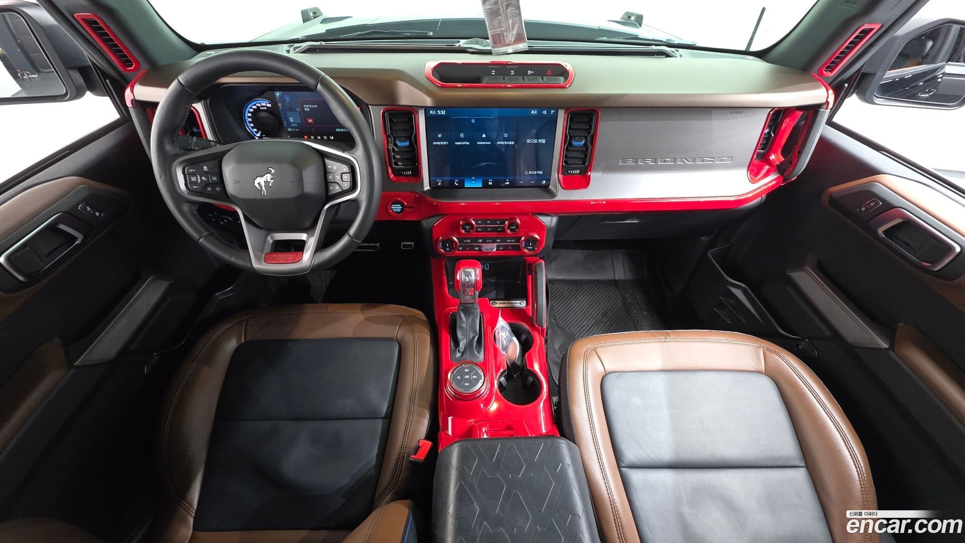 Main__Slider__Photo:Bronco Ford 2022.11-6