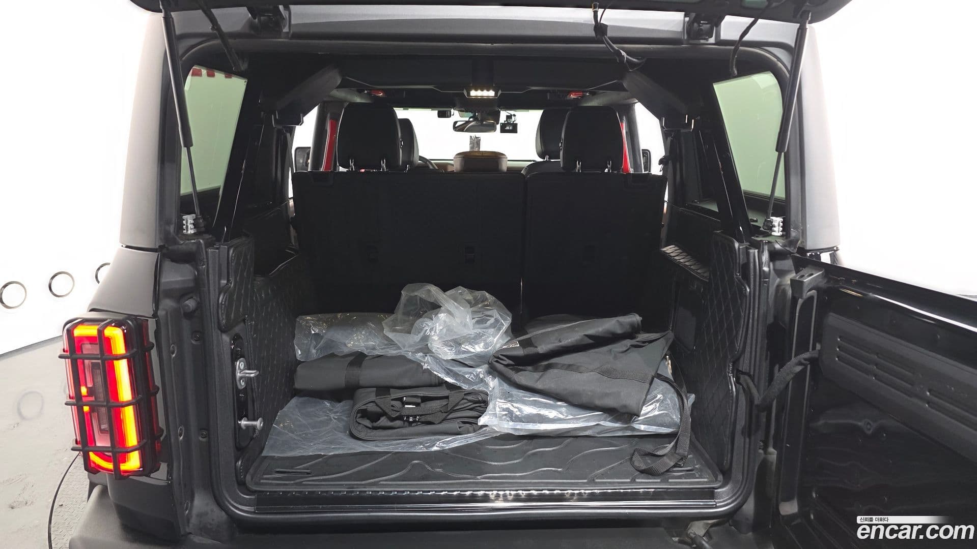 Main__Slider__Photo:Bronco Ford 2022.11-19