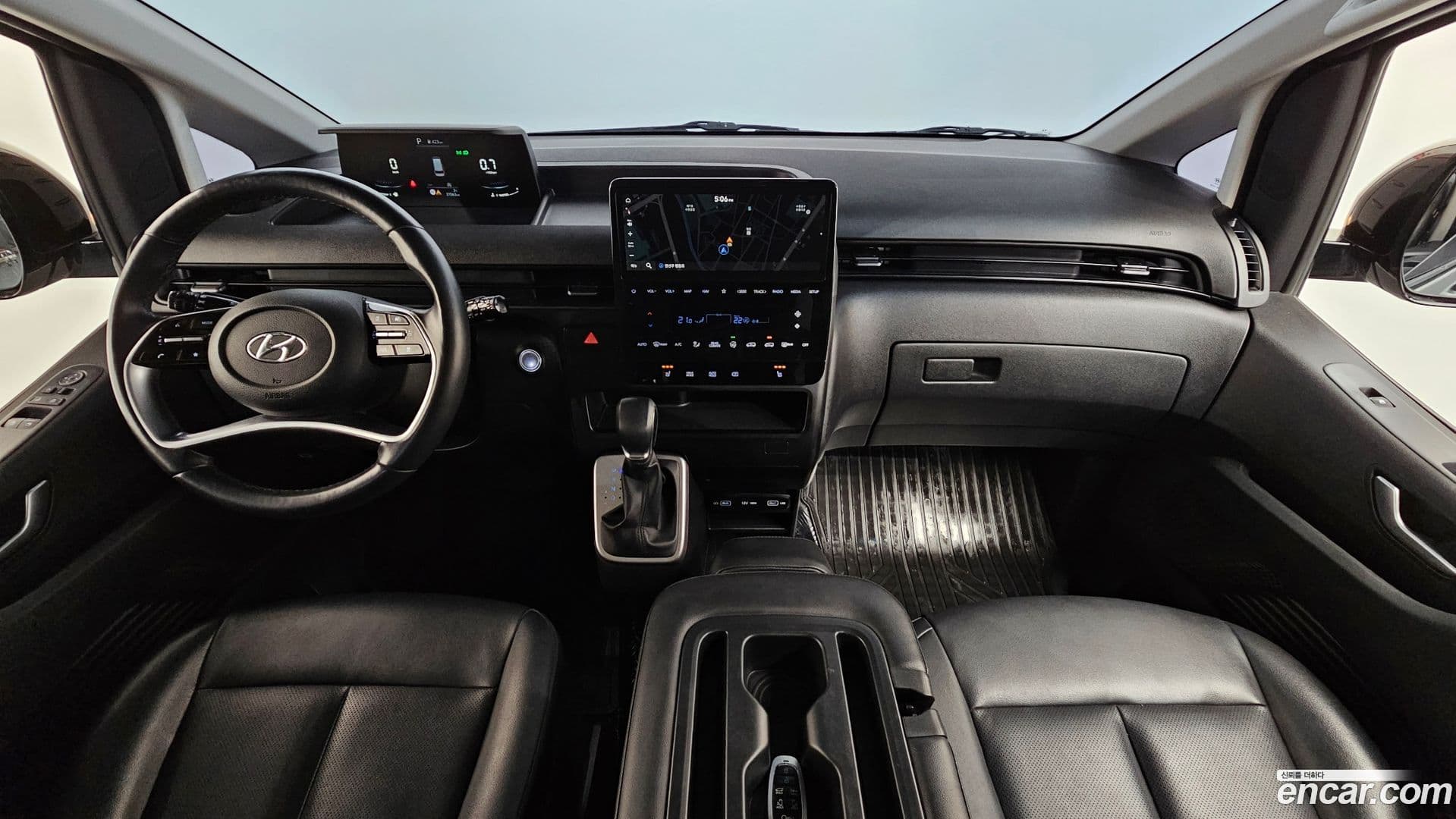 Main__Slider__Photo:Staria Hyundai 2023.4-6