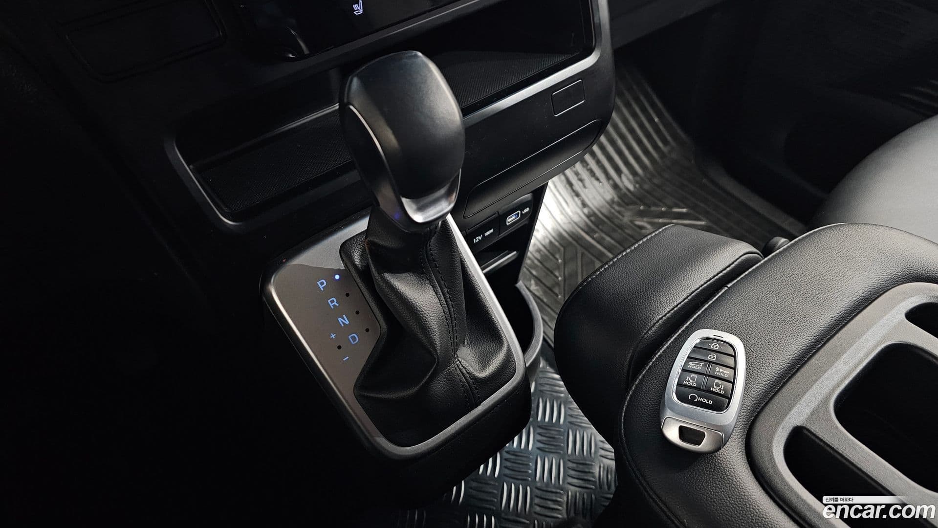 Main__Slider__Photo:Staria Hyundai 2023.4-8