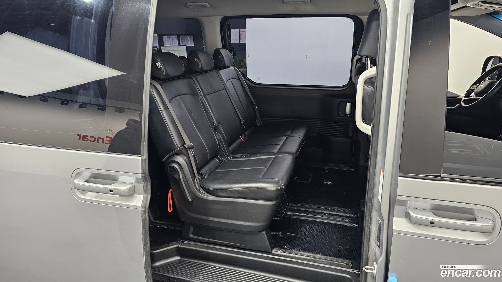 Main__Slider__Photo:Staria Hyundai 2023.4-11