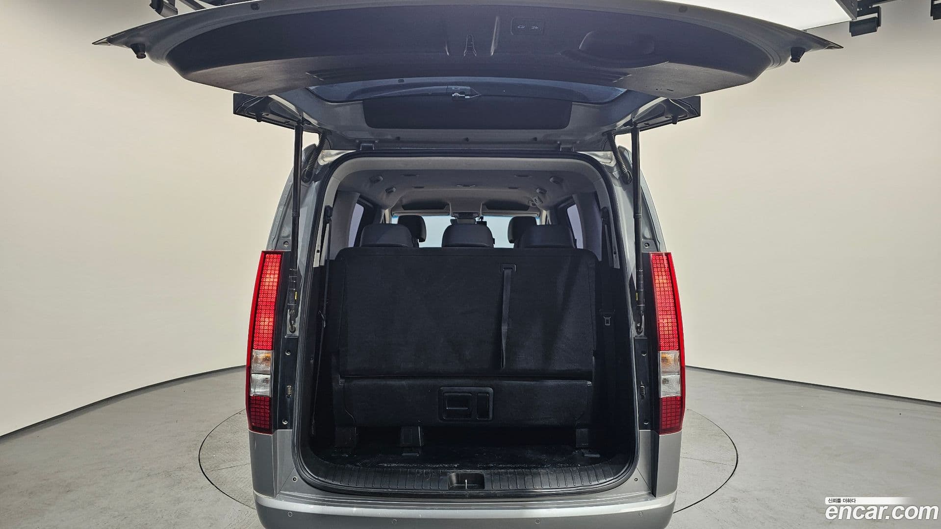 Main__Slider__Photo:Staria Hyundai 2023.4-19