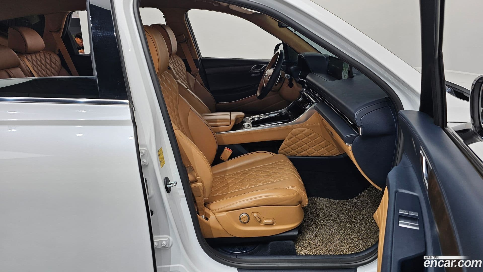 Main__Slider__Photo:GV80 Genesis 2021.7-10