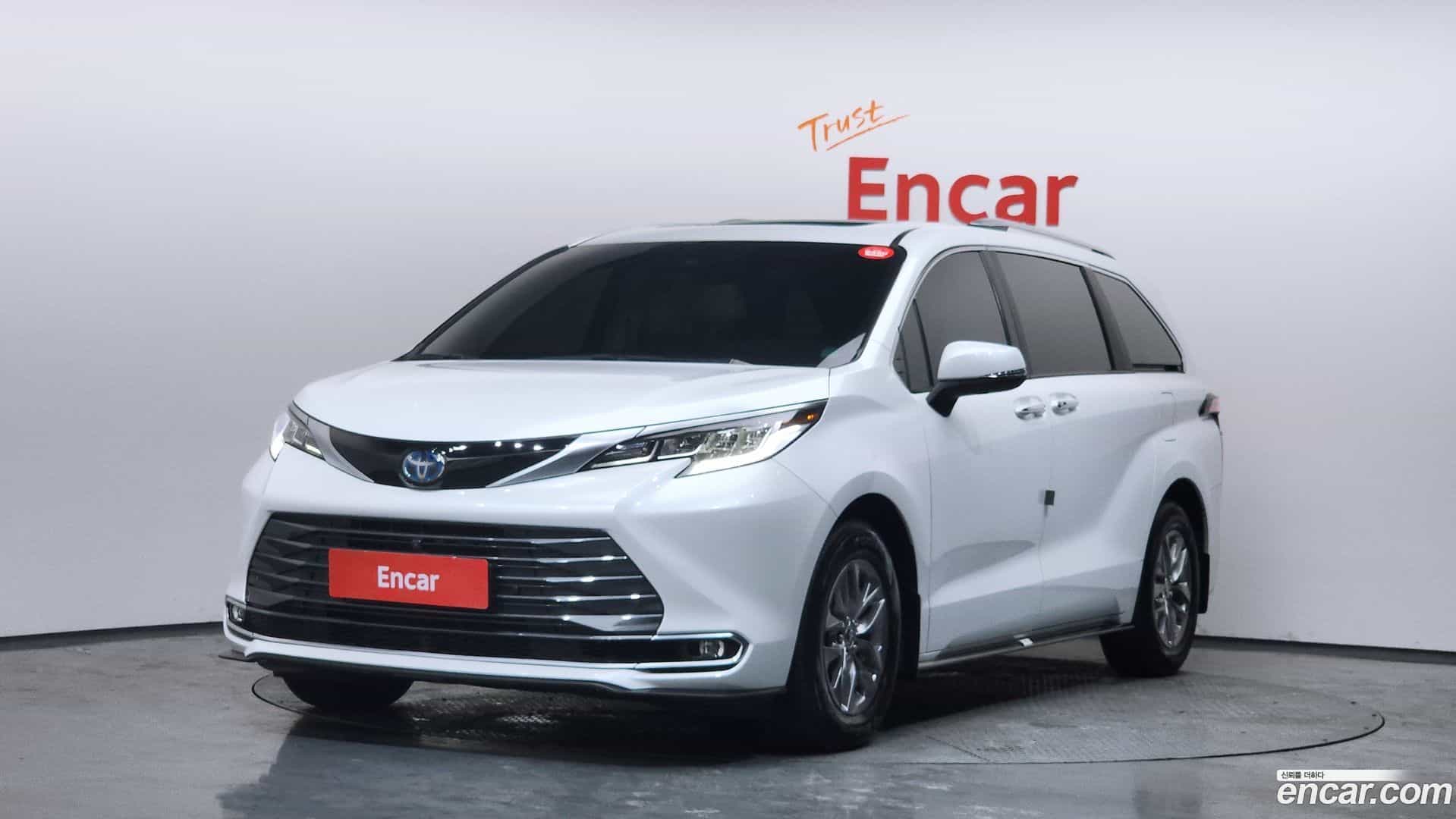 Sienna Toyota 2023.6-OUTER-001