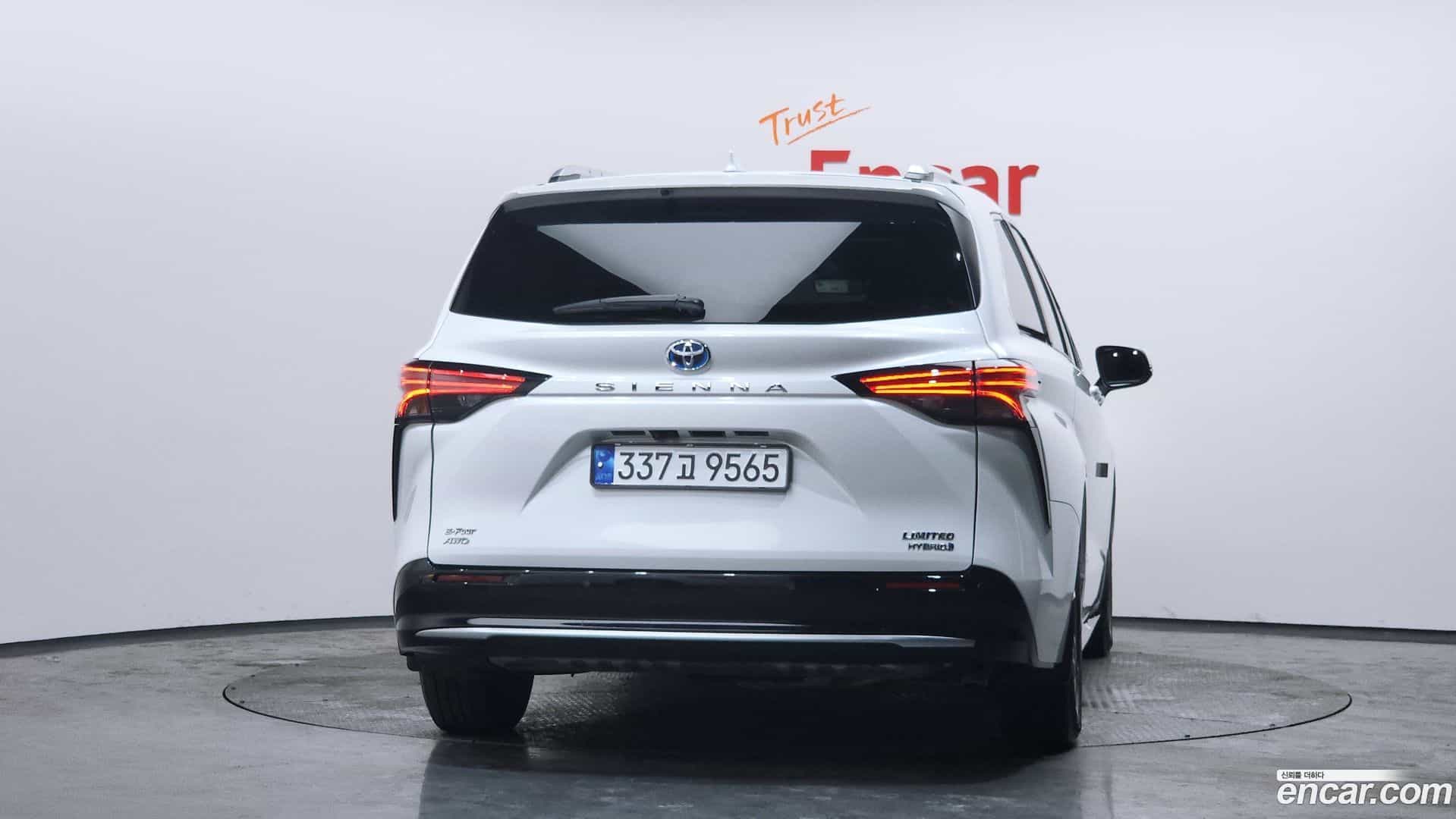 Sienna Toyota 2023.6-OUTER-004