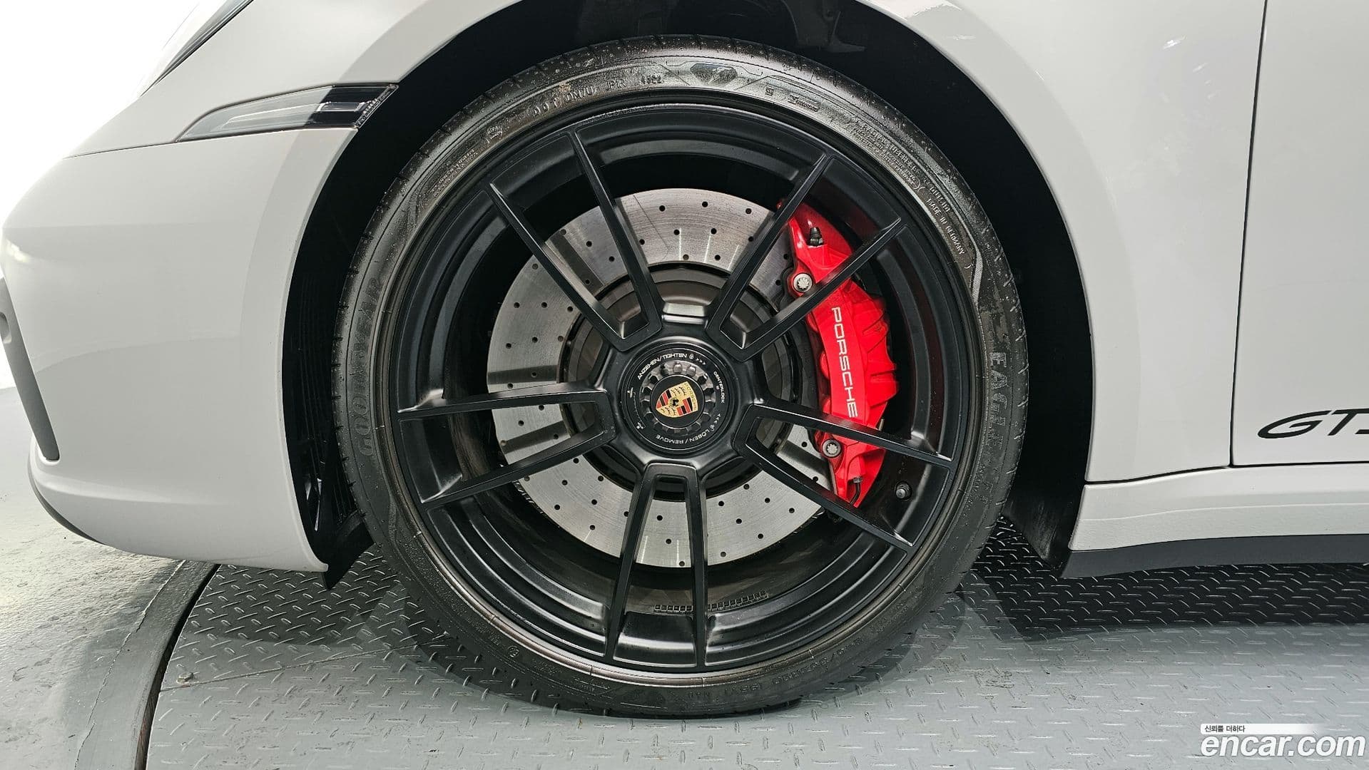 Main__Slider__Photo:911 Porsche 2023.6-4