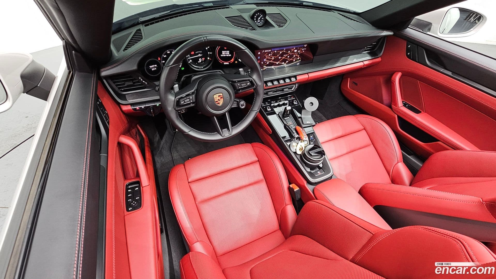 Main__Slider__Photo:911 Porsche 2023.6-6