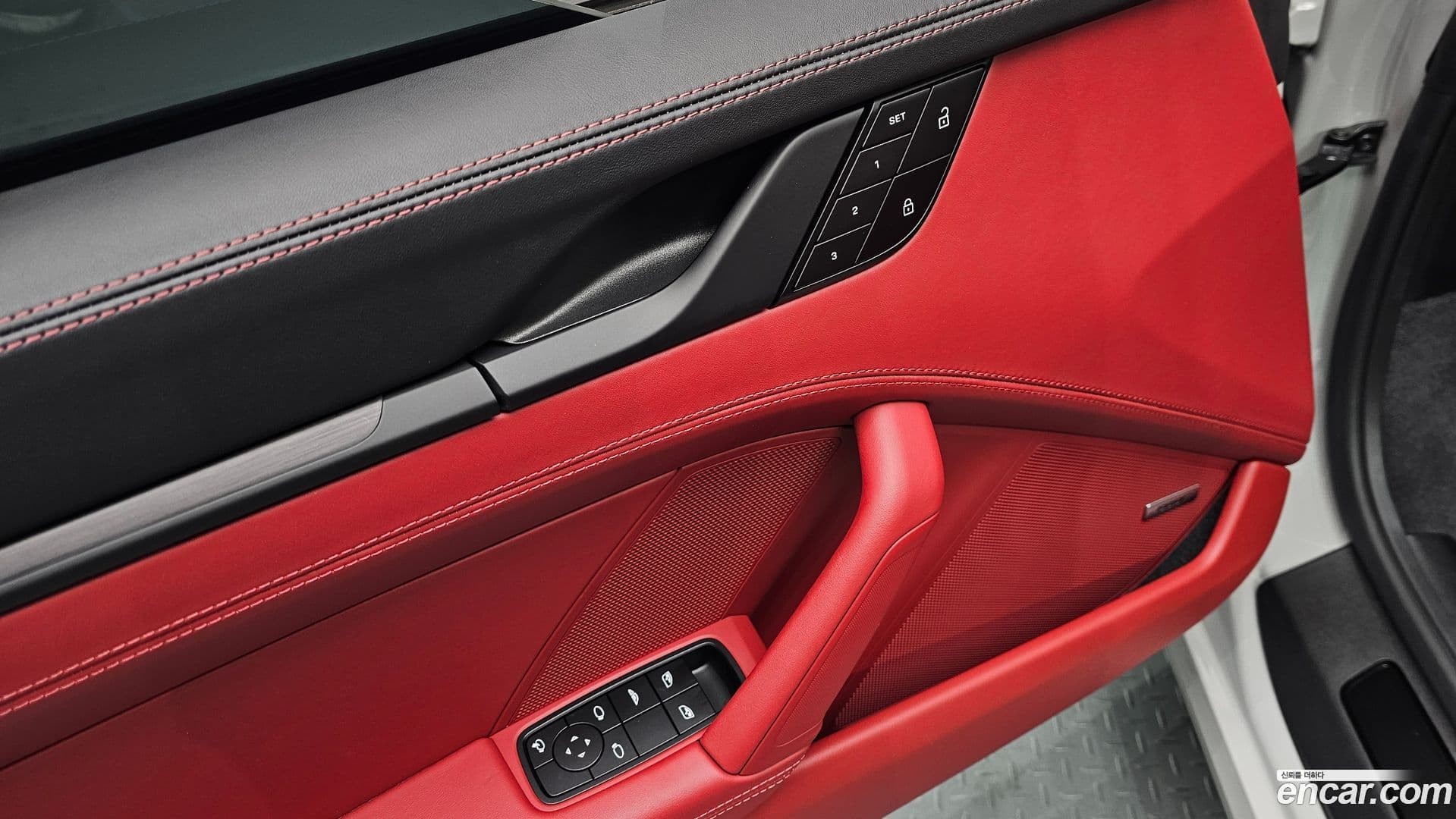 Main__Slider__Photo:911 Porsche 2023.6-11