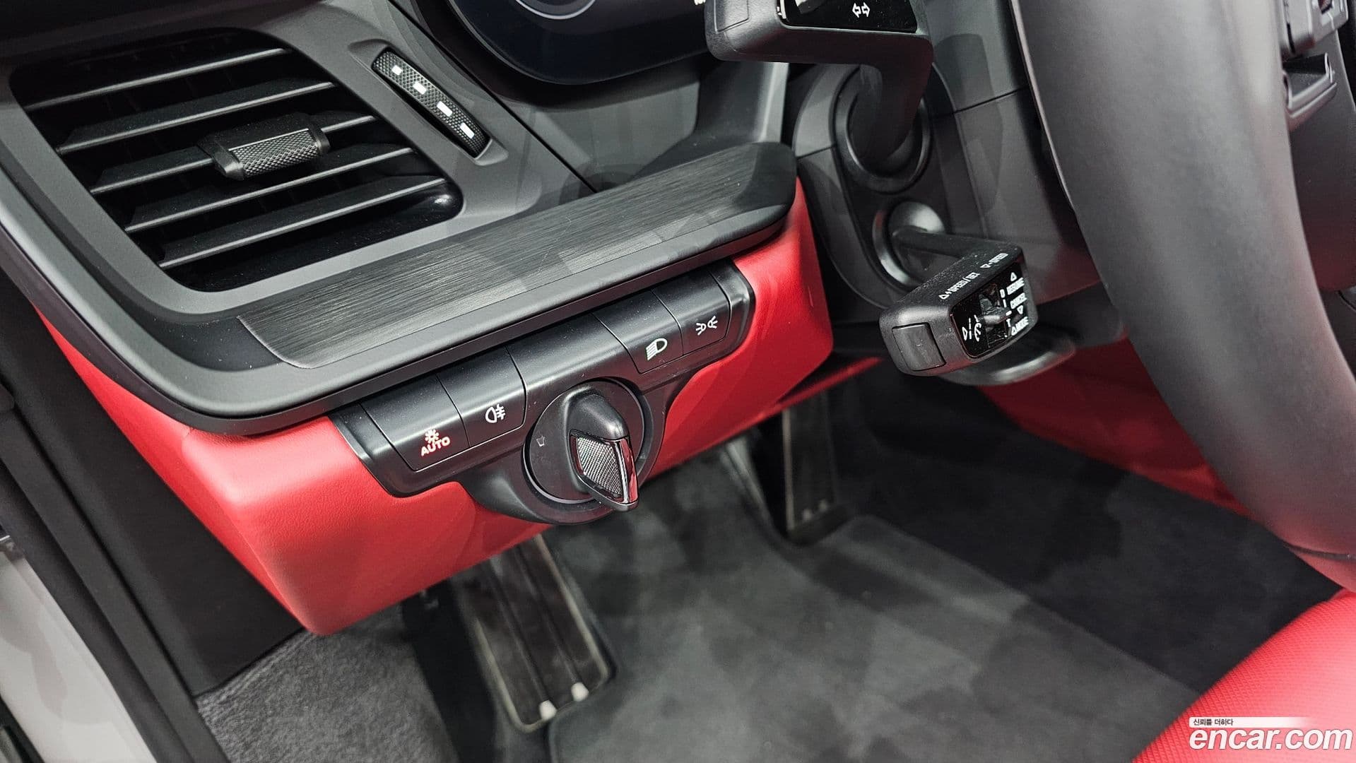 Main__Slider__Photo:911 Porsche 2023.6-12