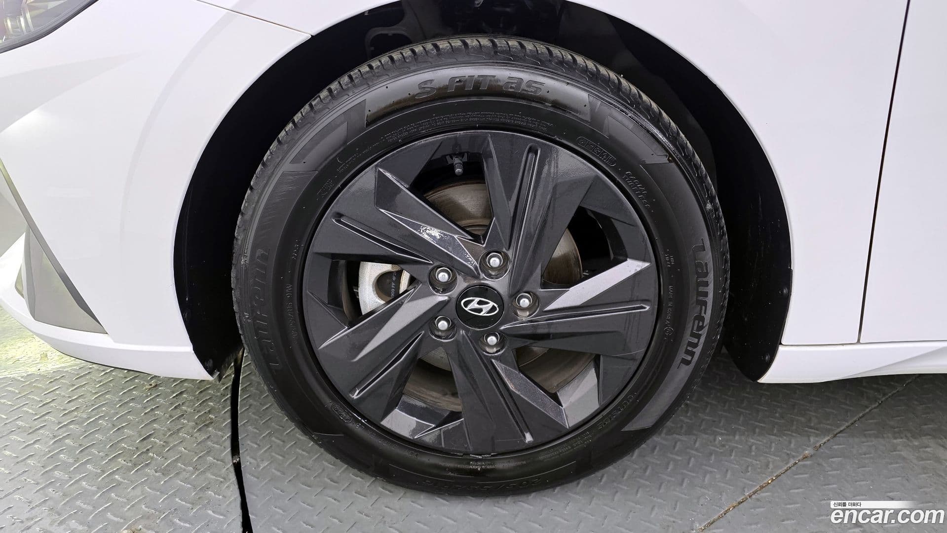 Main__Slider__Photo:AVANTE Hyundai 2021.8-4