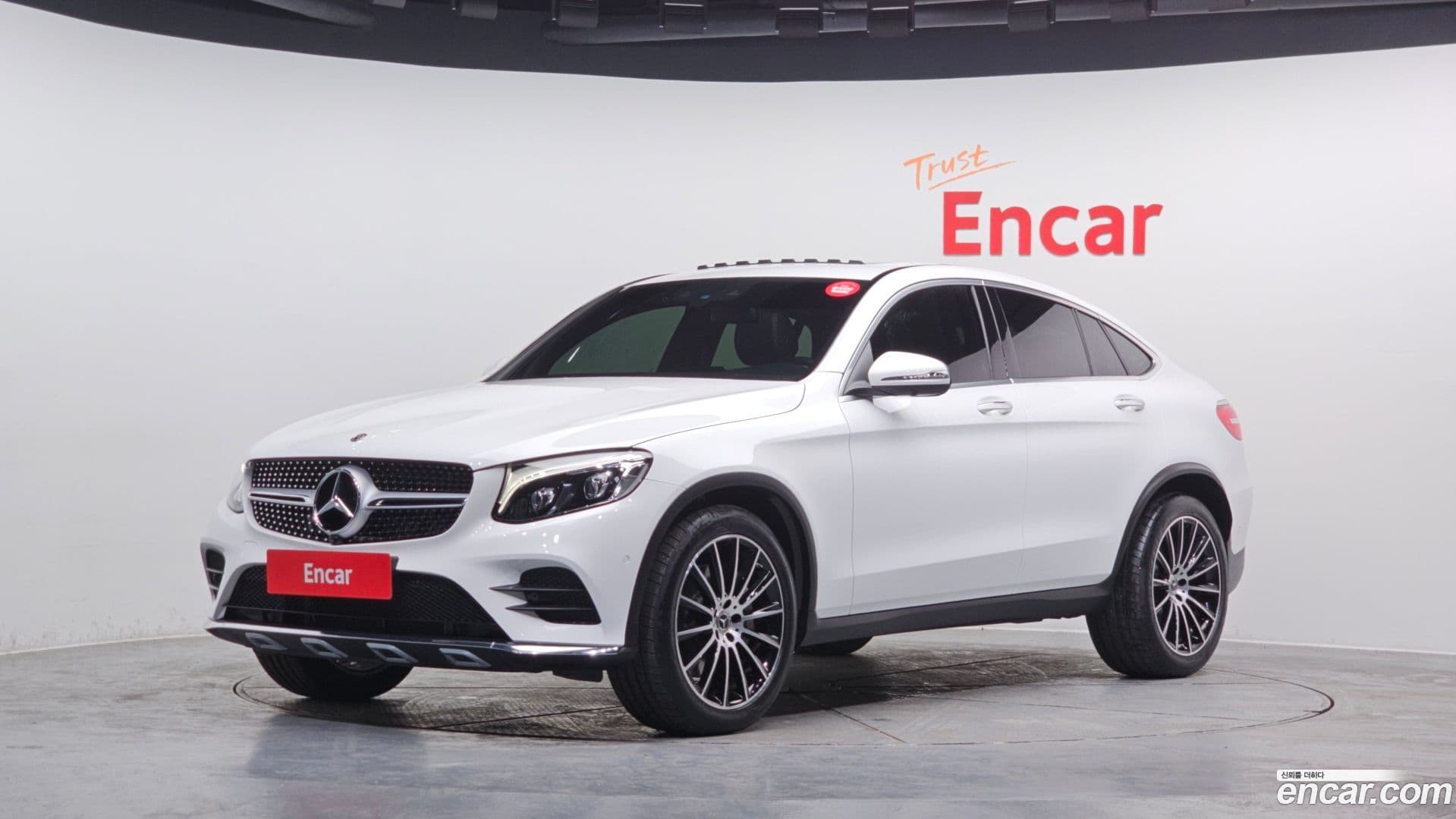 Main__Slider__Photo:GLC-Class Mercedes-Benz 2019.7-0
