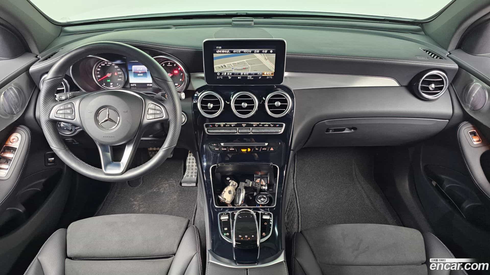 GLC-Class Mercedes-Benz 2019.7-INNER-007