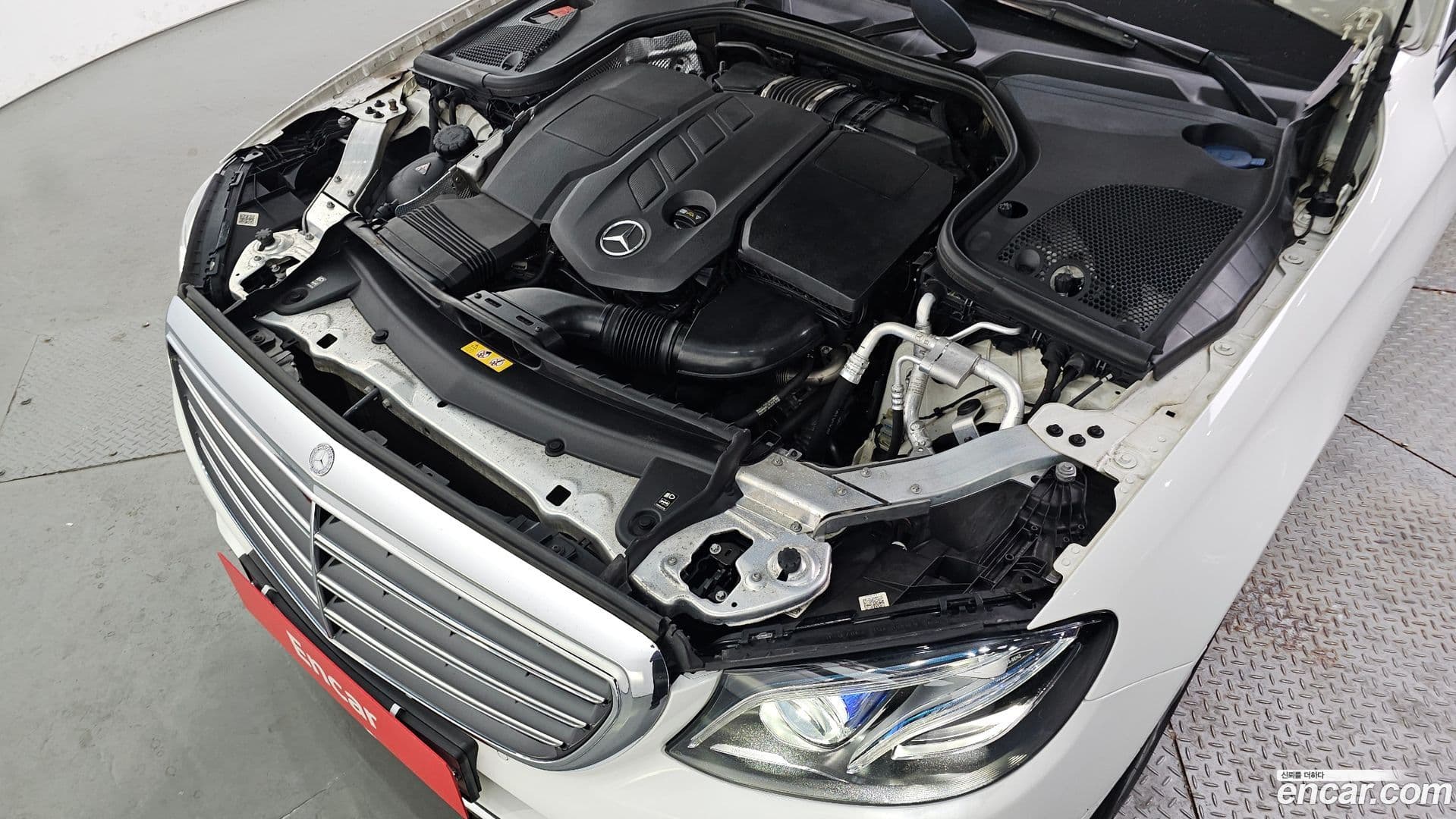 Main__Slider__Photo:E-Class Mercedes-Benz 2016.9-5