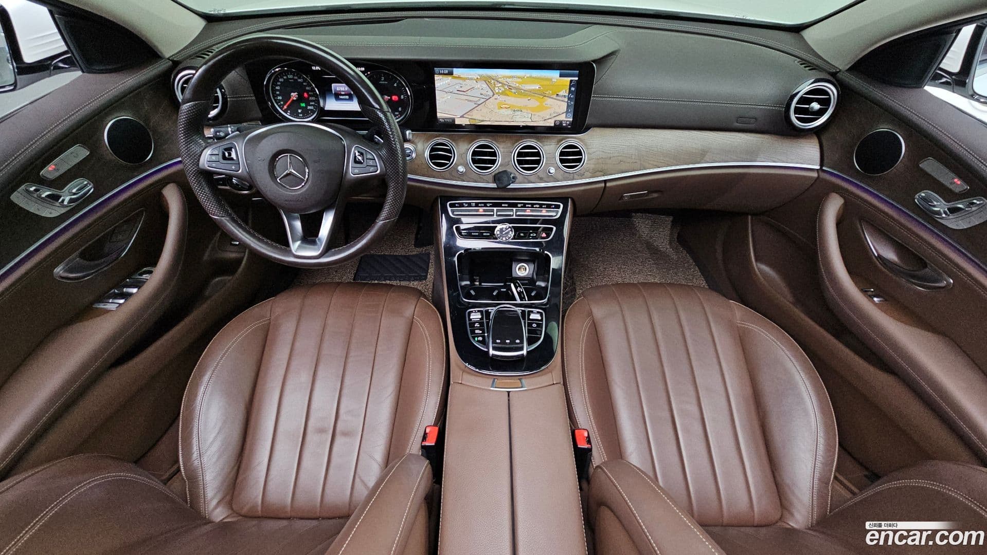 Main__Slider__Photo:E-Class Mercedes-Benz 2016.9-6