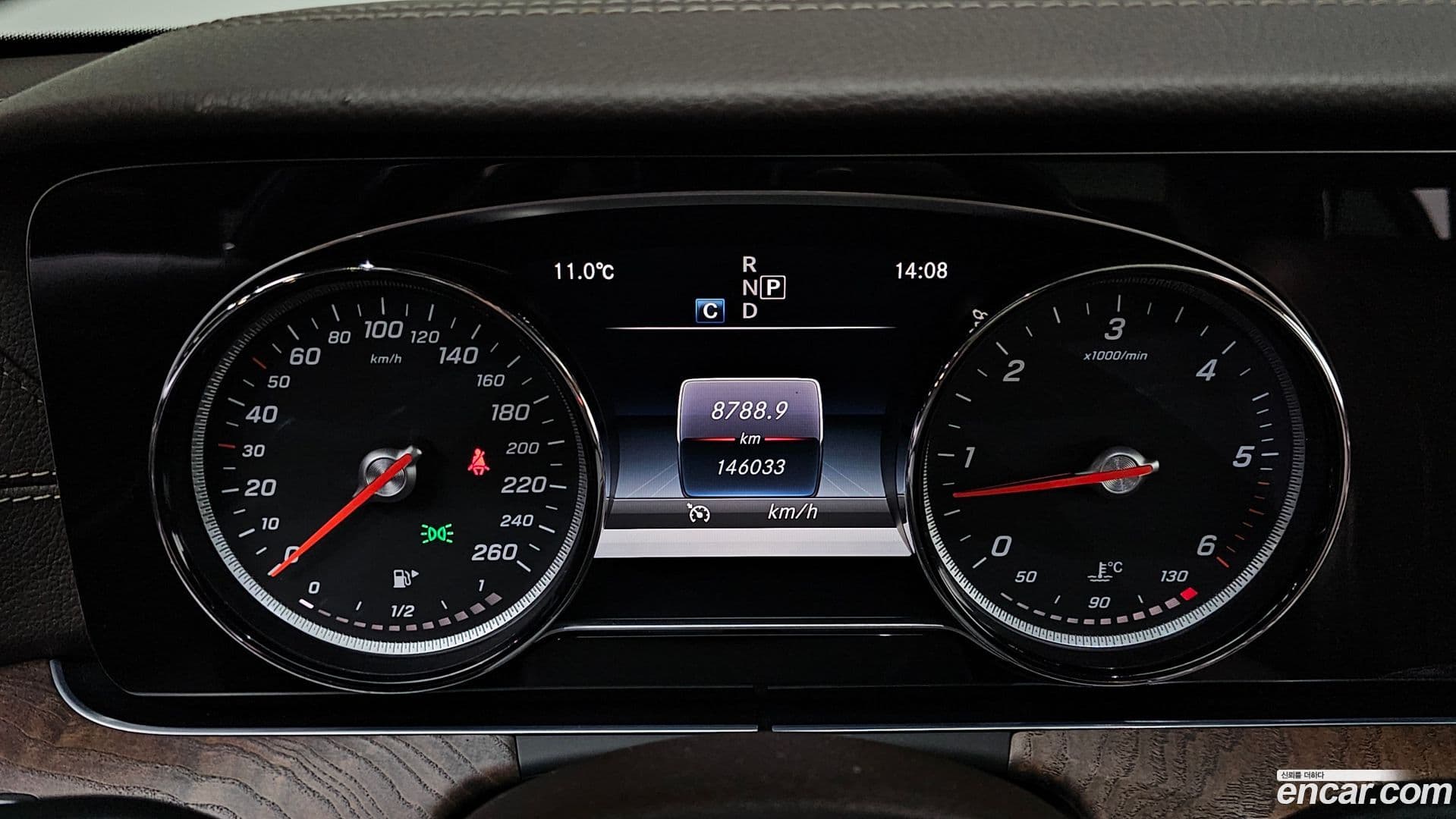 Main__Slider__Photo:E-Class Mercedes-Benz 2016.9-7