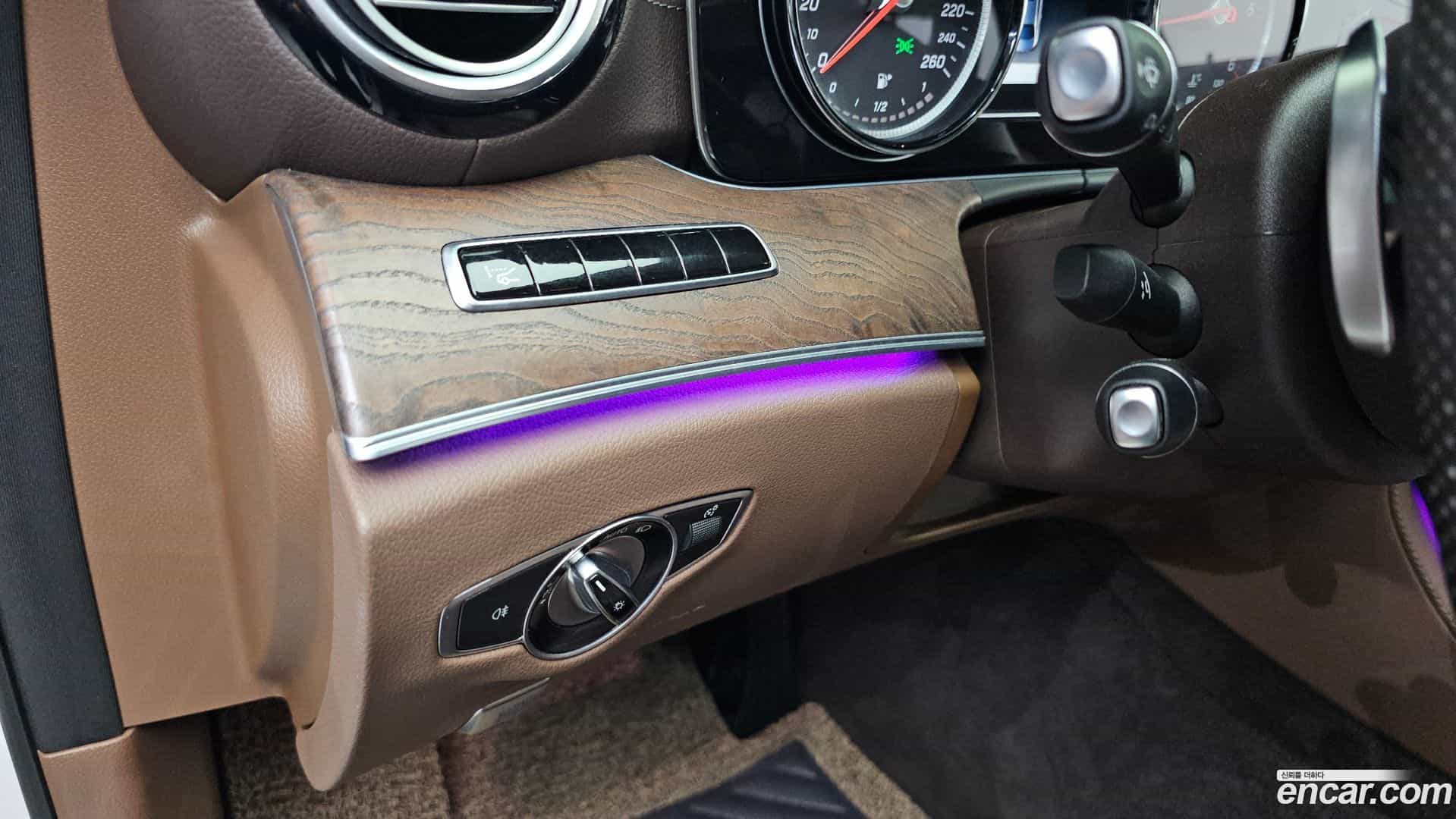 E-Class Mercedes-Benz 2016.9-OPTION-017