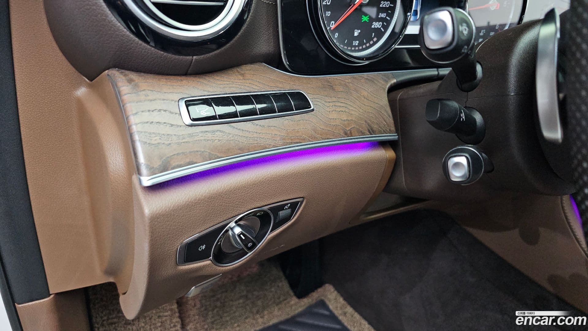 Main__Slider__Photo:E-Class Mercedes-Benz 2016.9-12