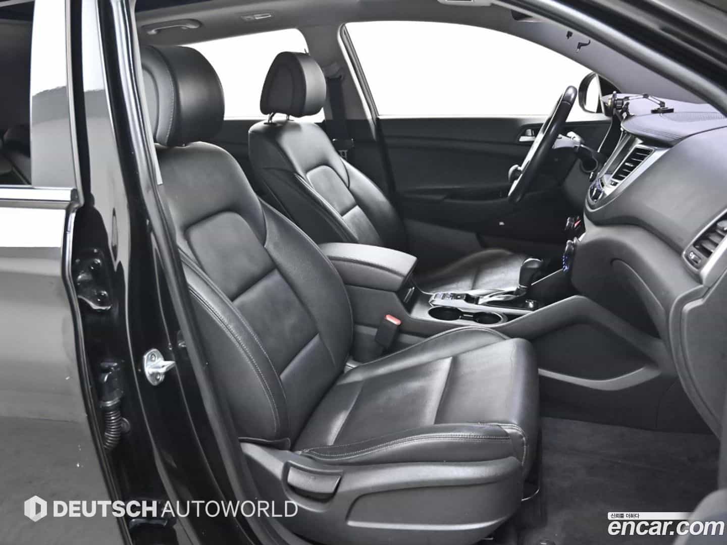 Tucson Hyundai 2017.2-INNER-010