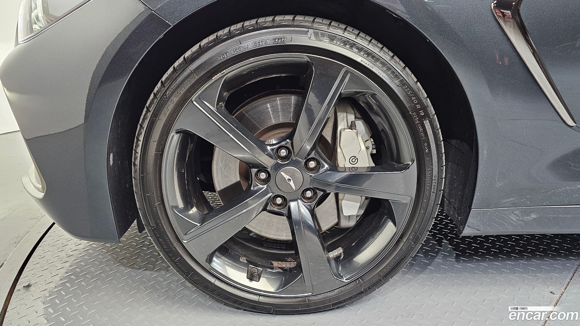 Main__Slider__Photo:G70 Genesis 2019.1-4