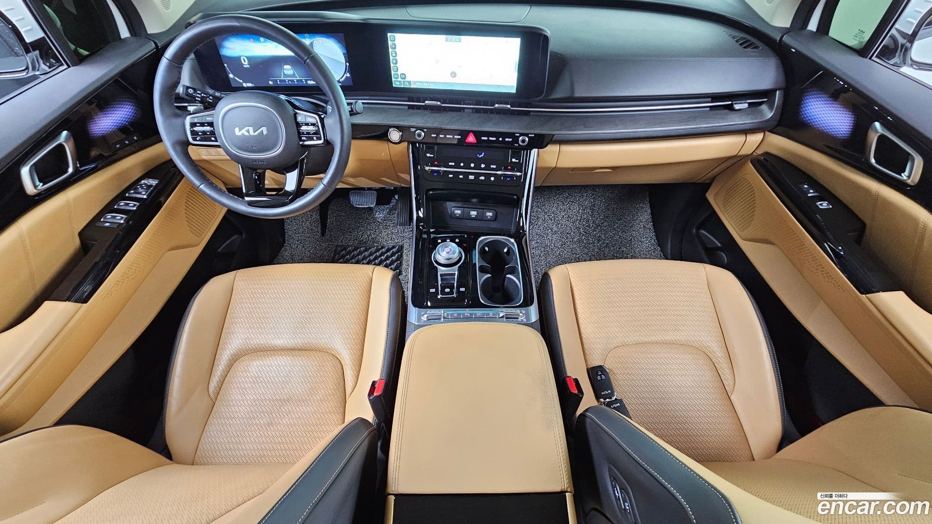 Main__Slider__Photo:Canival Kia 2023.1-6