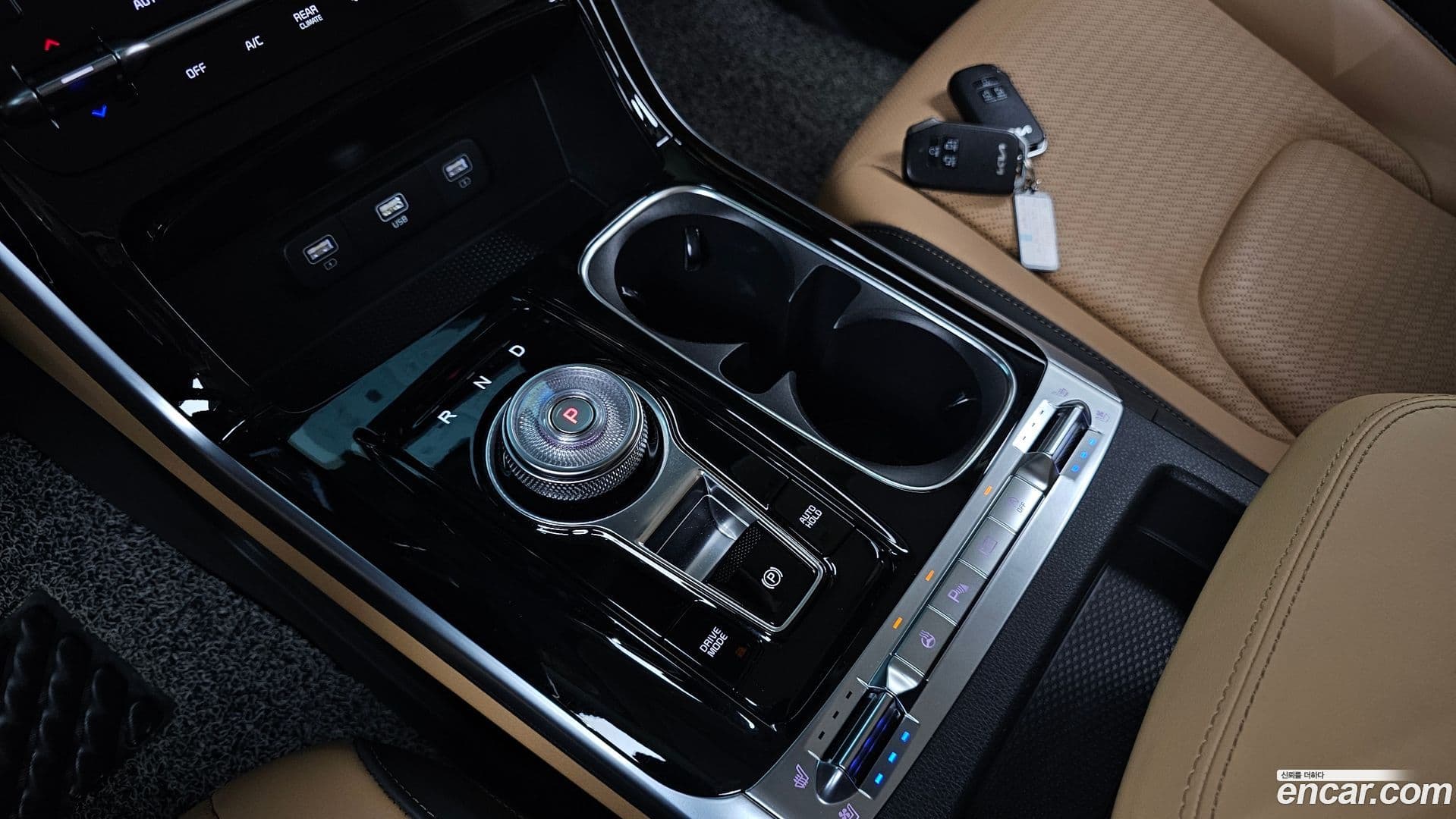 Main__Slider__Photo:Canival Kia 2023.1-8