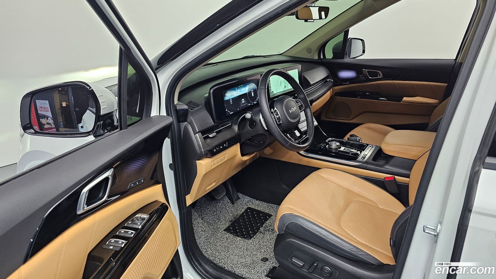 Main__Slider__Photo:Canival Kia 2023.1-9