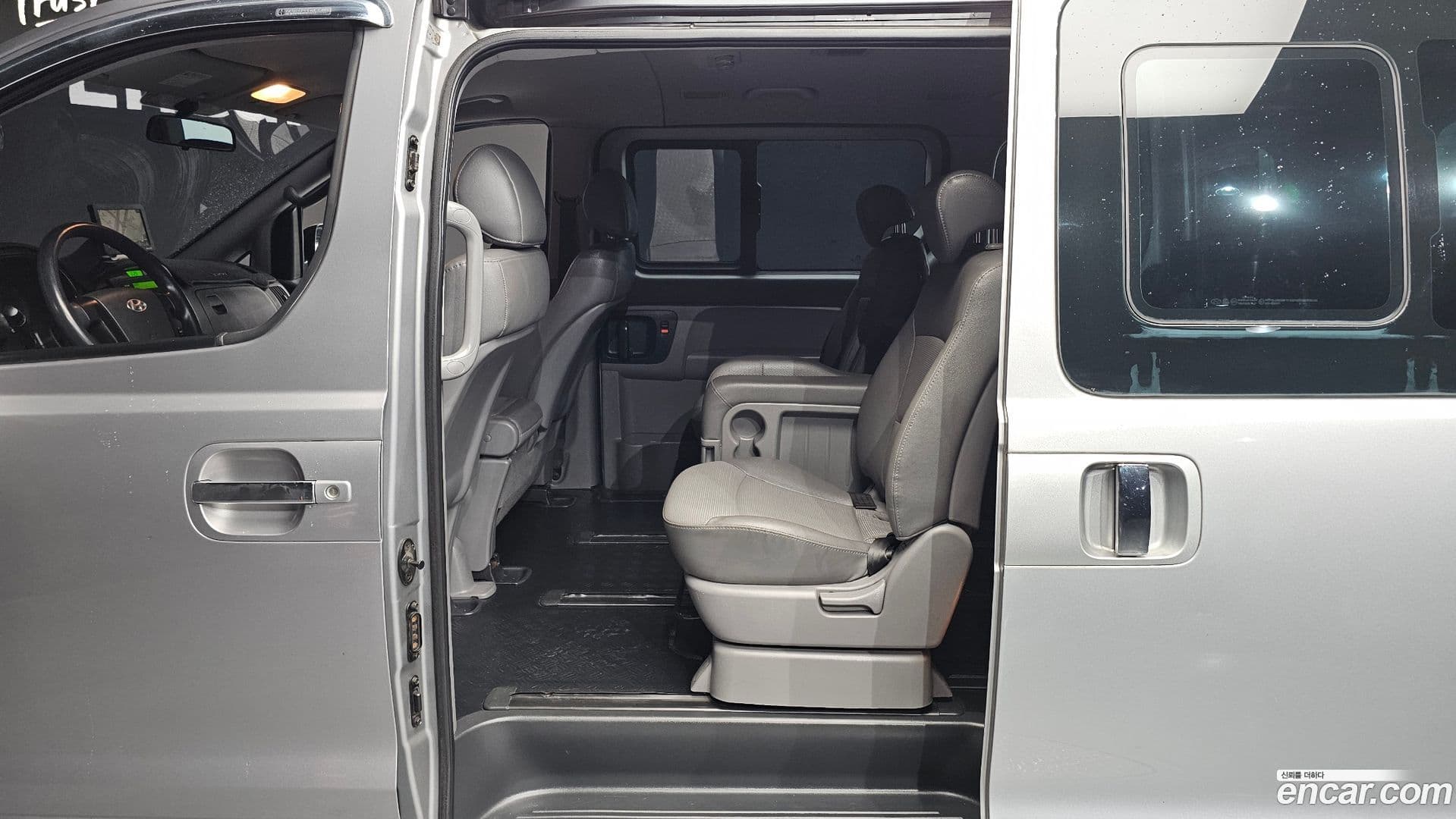 Main__Slider__Photo:Starex Hyundai 2011.0-10